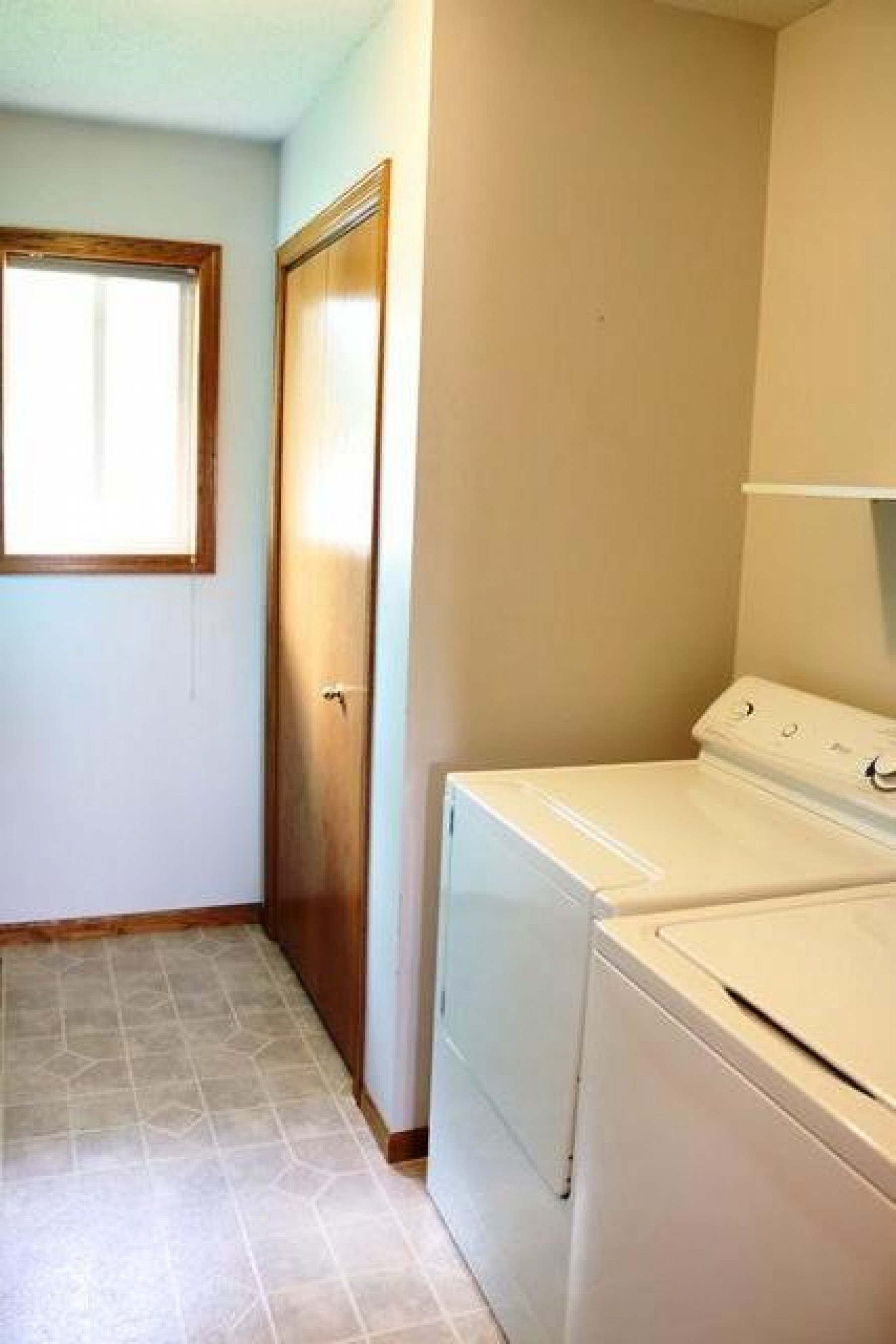 1516 17th Avenue S, Brookings, SD 57006