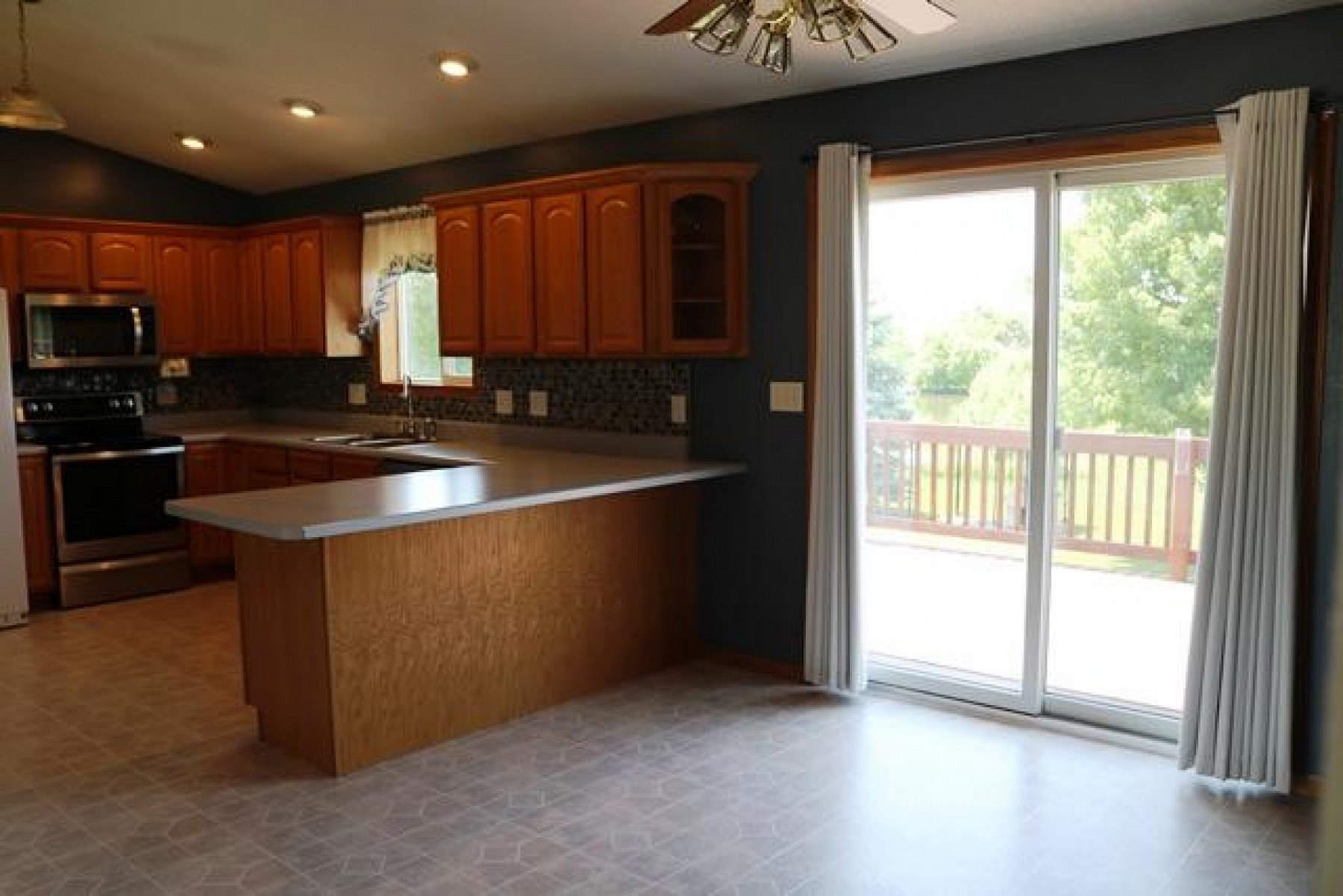 1516 17th Avenue S, Brookings, SD 57006