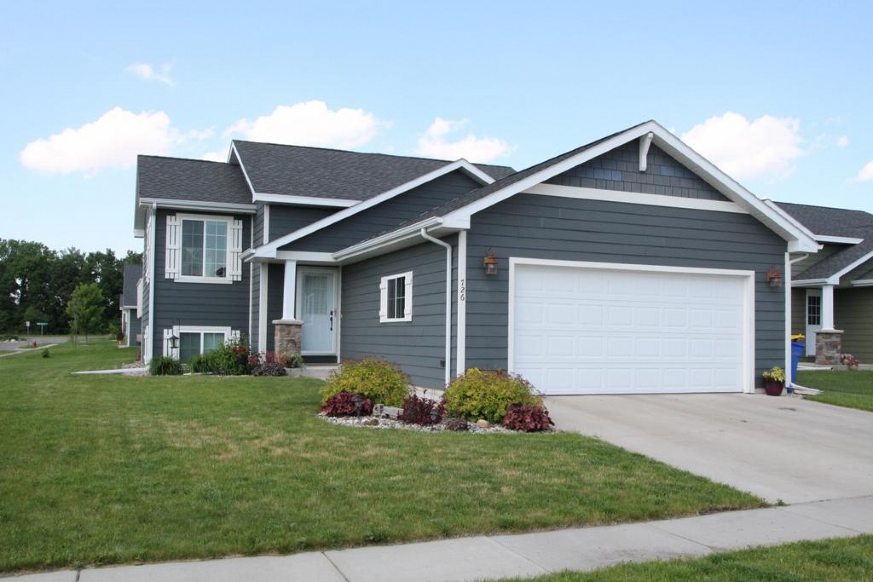 726 Sonoma Valley Street, Brookings, SD 57006