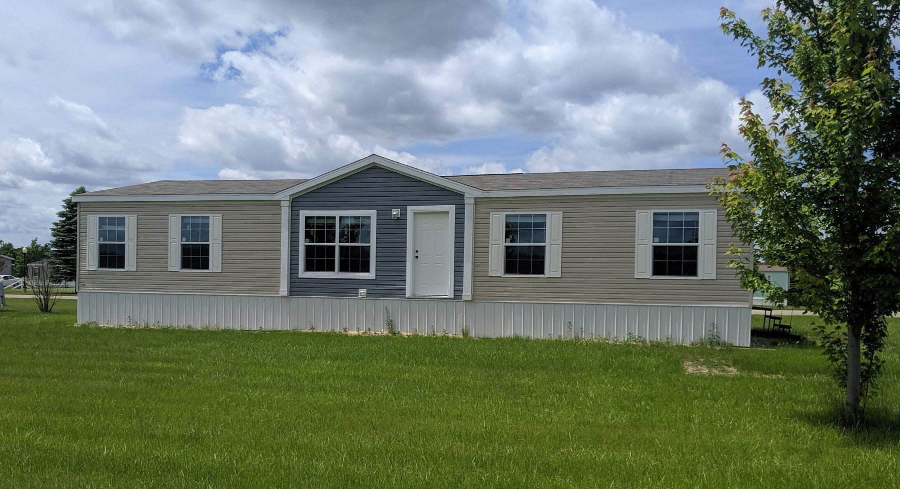 905 Tumbleweed Road, Brookings, SD 57006