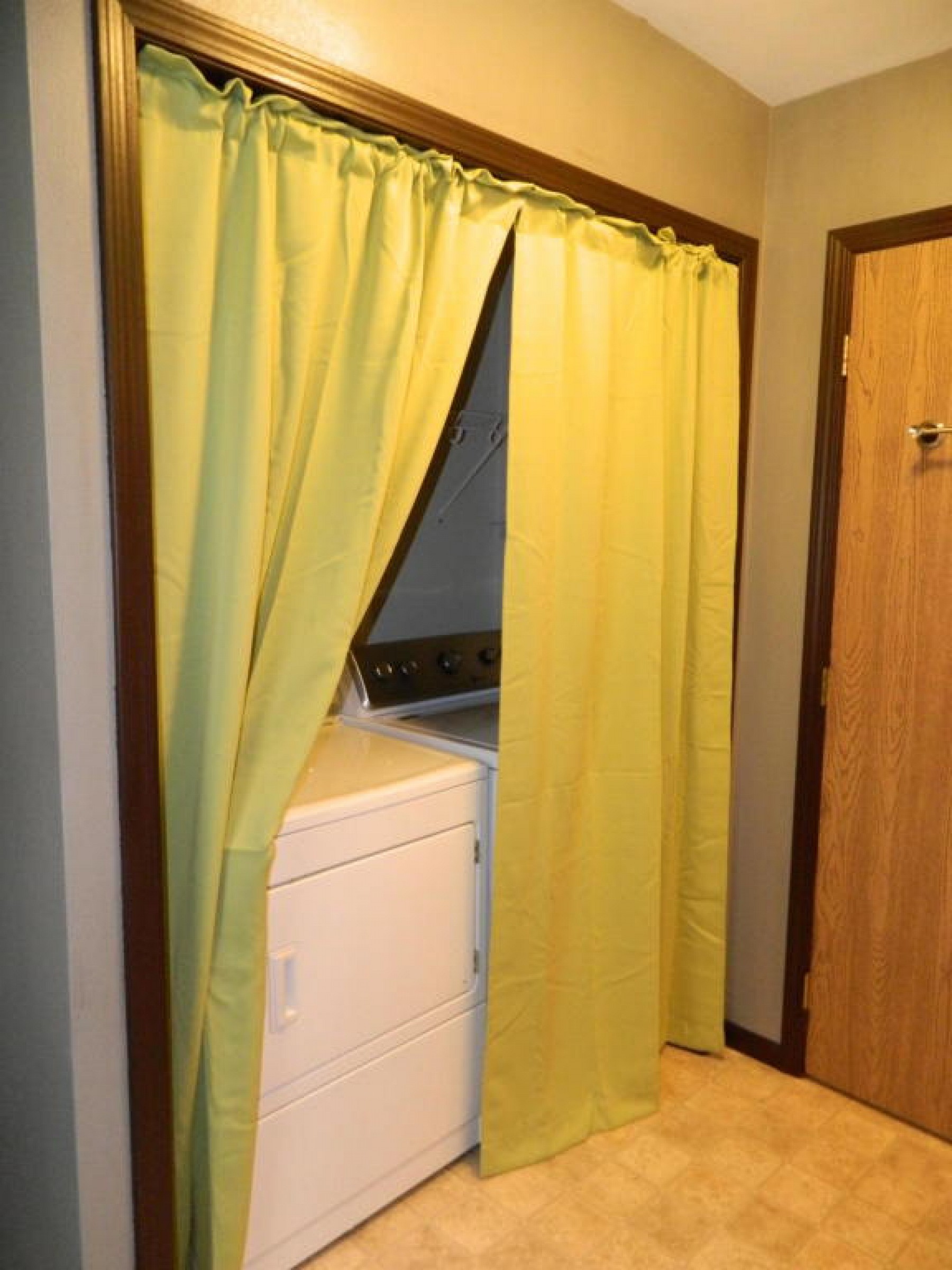 119 Twin Oaks Lane, Brookings, SD 57006