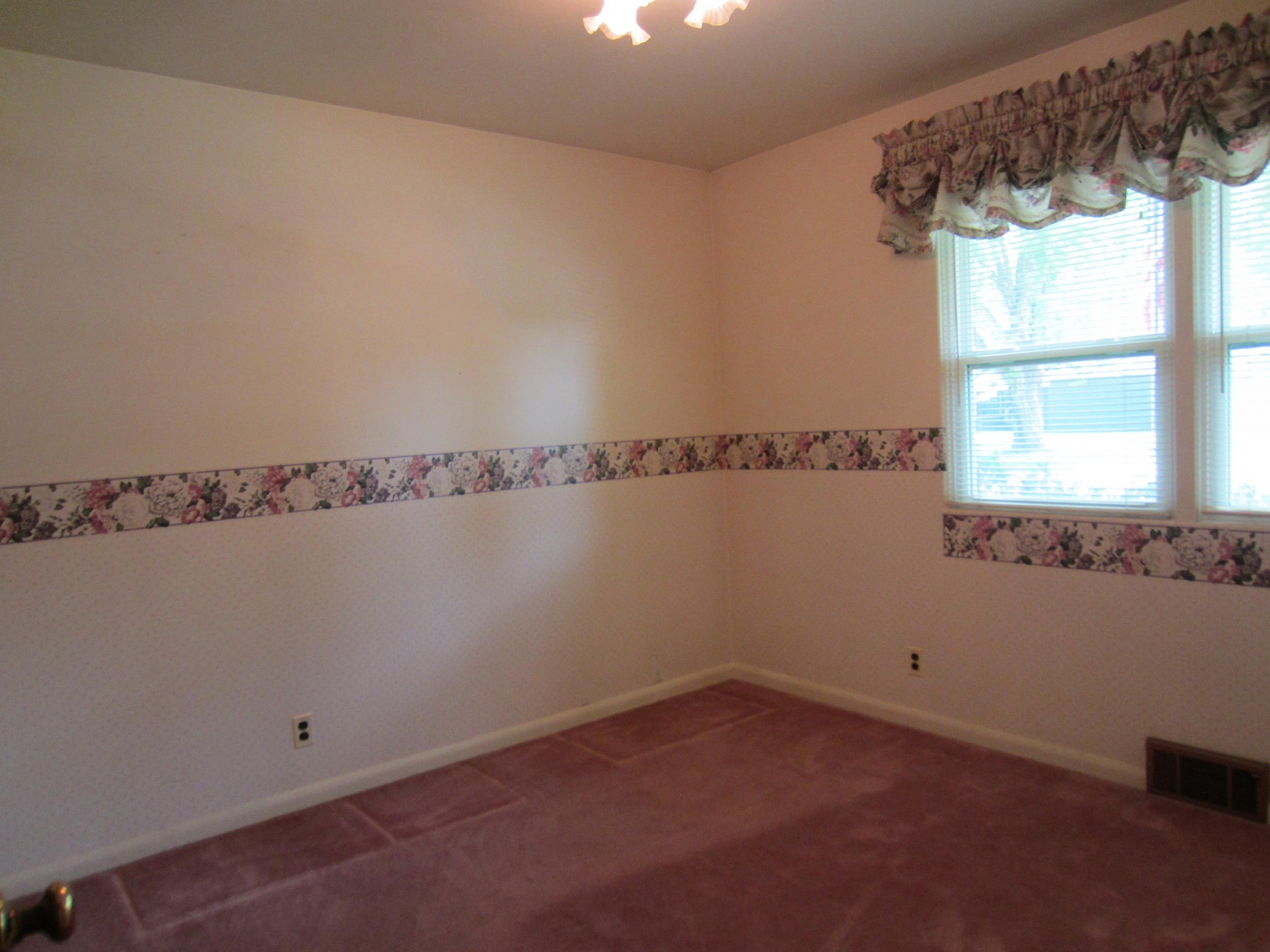 209 14th Avenue, Brookings, SD 57006