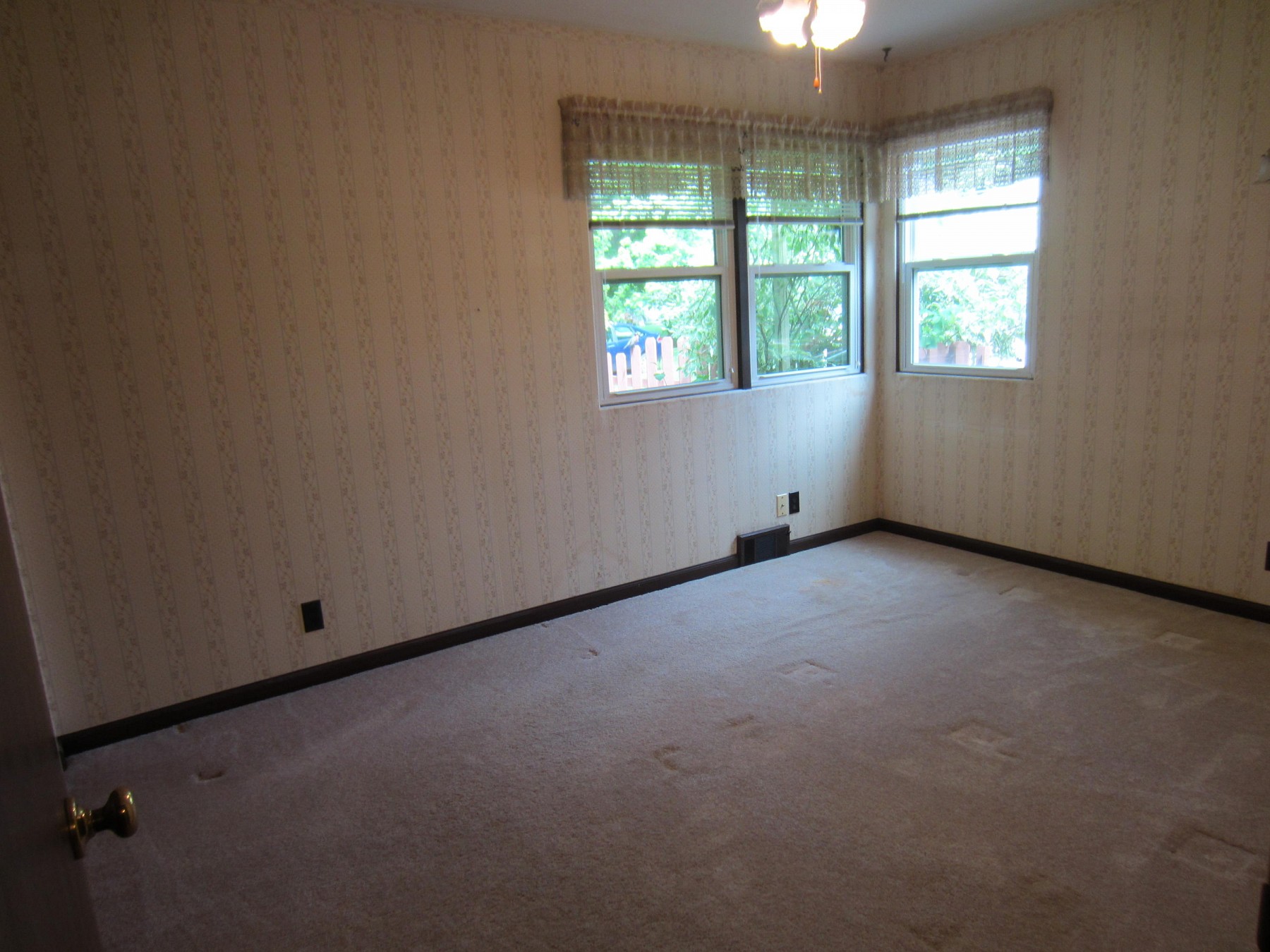 209 14th Avenue, Brookings, SD 57006