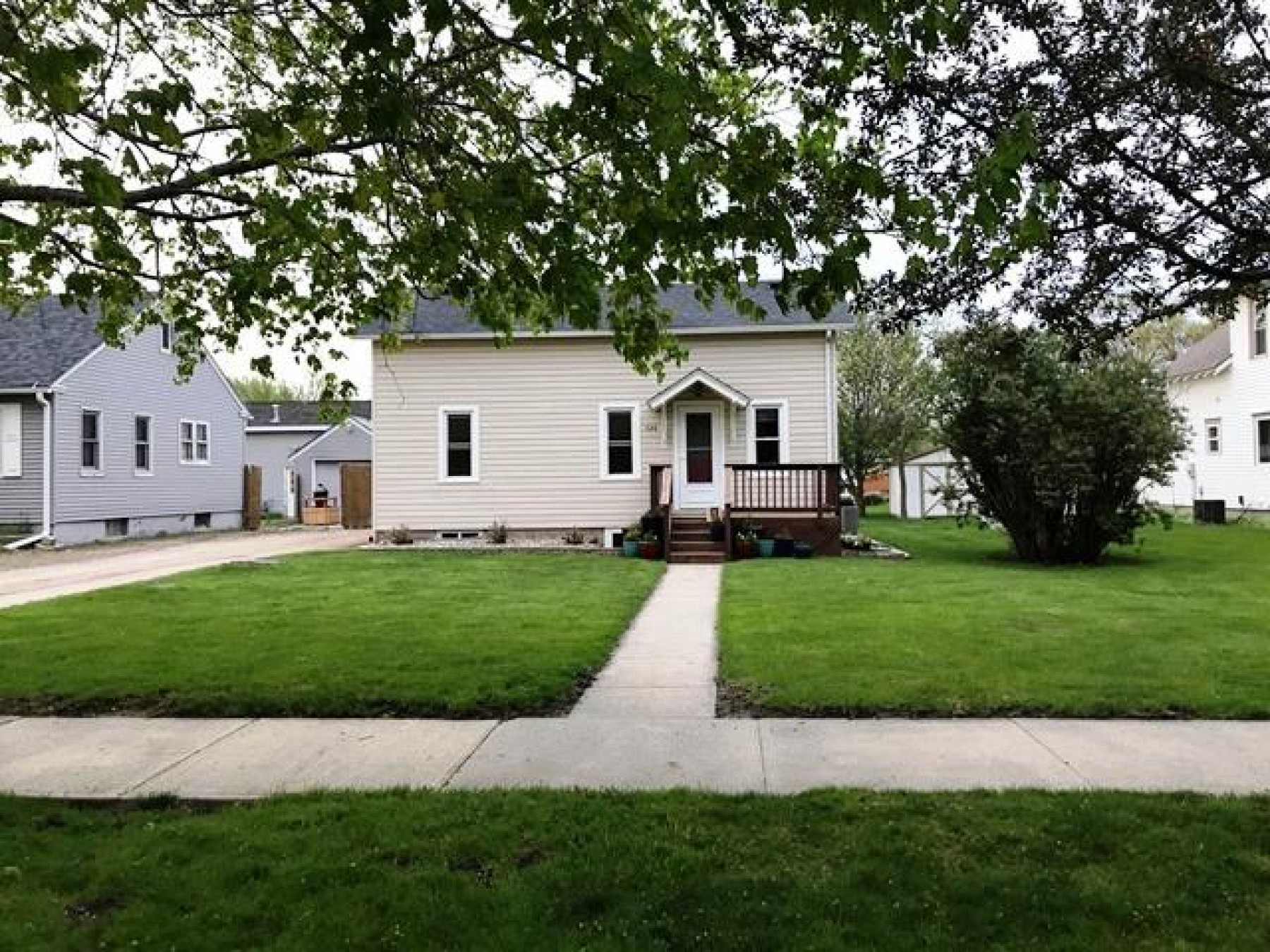 524 Astrachan Avenue, Volga, SD 57071