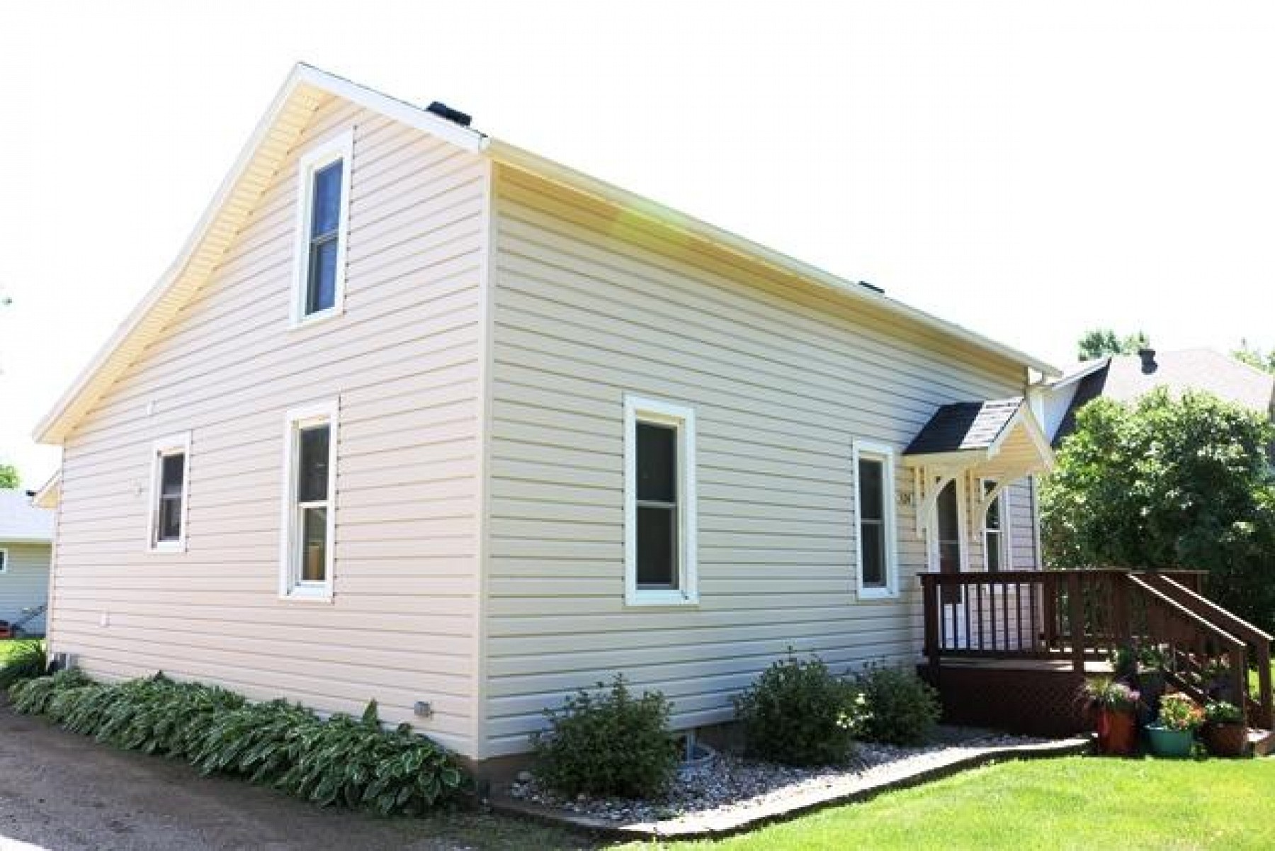 524 Astrachan Avenue, Volga, SD 57071