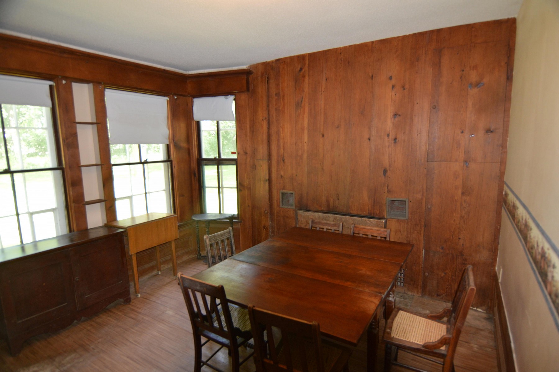 203 Broad Avenue, Flandreau, SD 57028