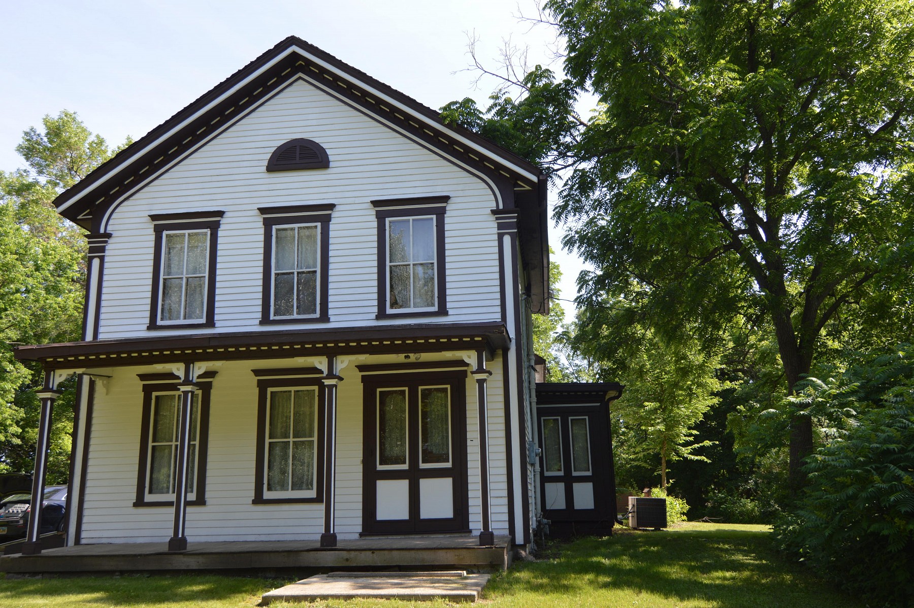 203 Broad Avenue, Flandreau, SD 57028