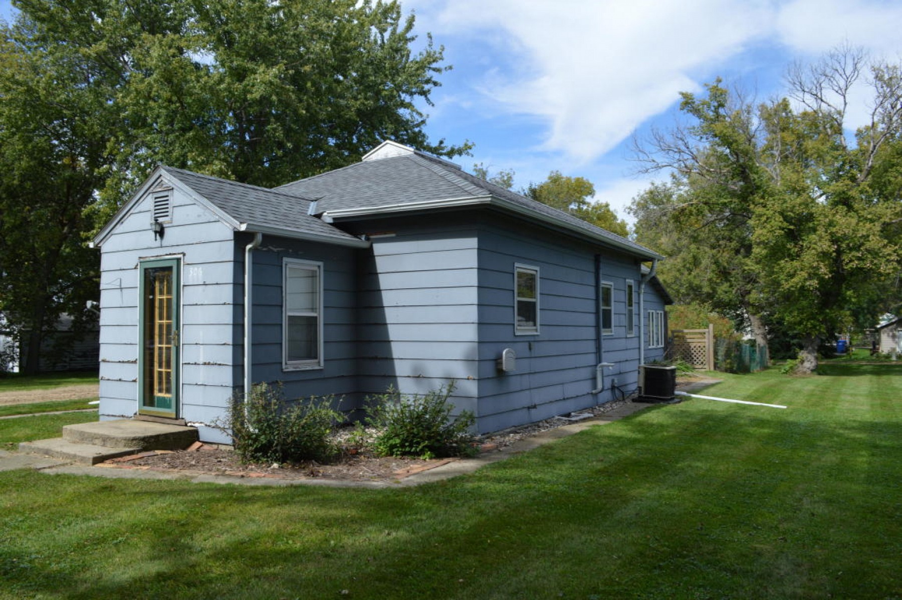 306 5th Street, White, SD 57276