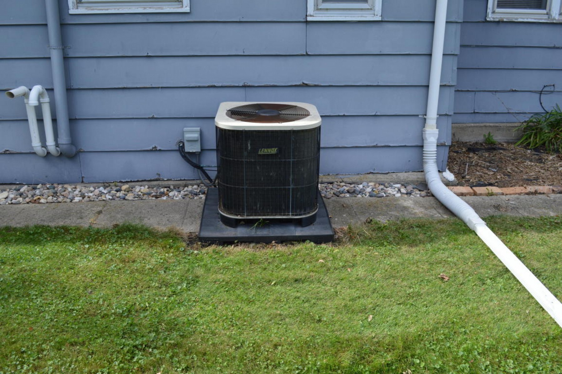 306 5th Street, White, SD 57276