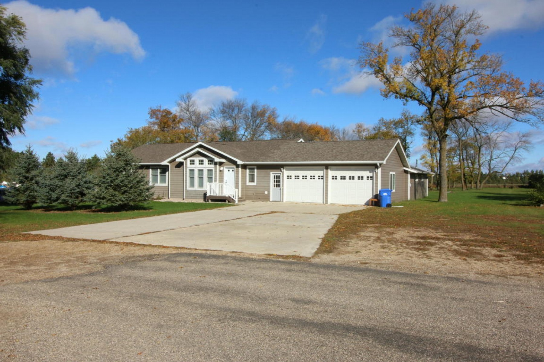 304 1ST Street, White, SD 57276