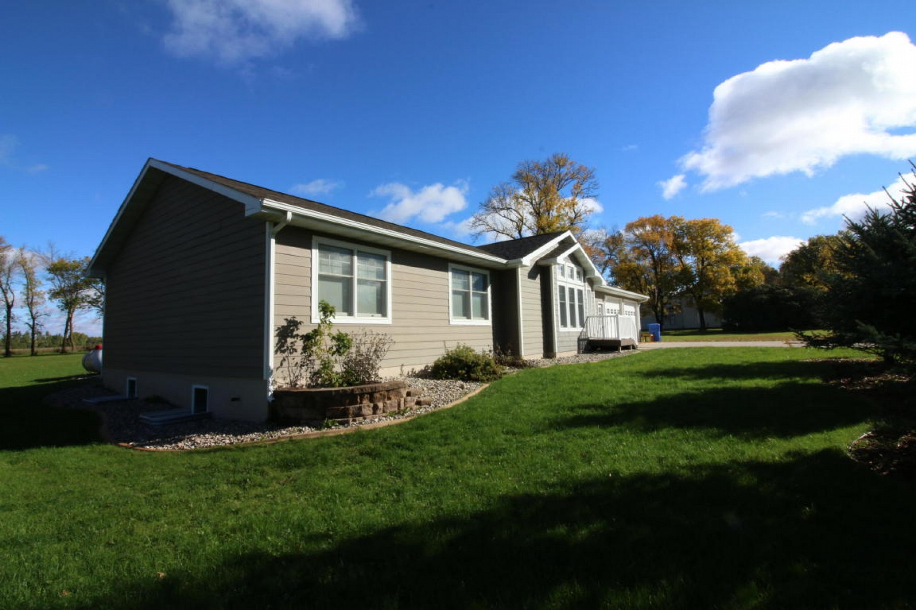 304 1ST Street, White, SD 57276