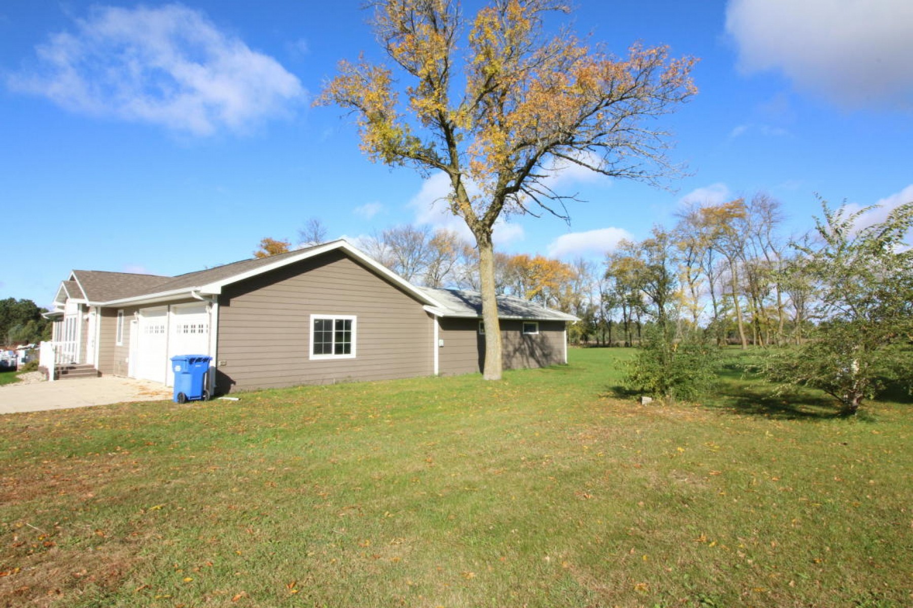 304 1ST Street, White, SD 57276