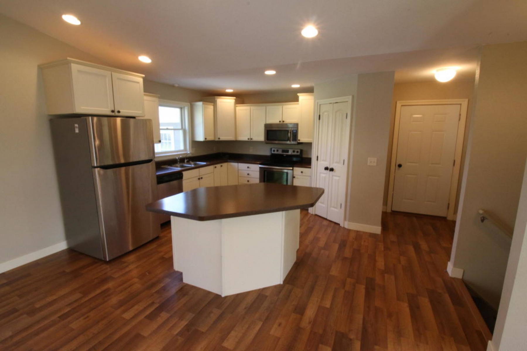 304 1ST Street, White, SD 57276