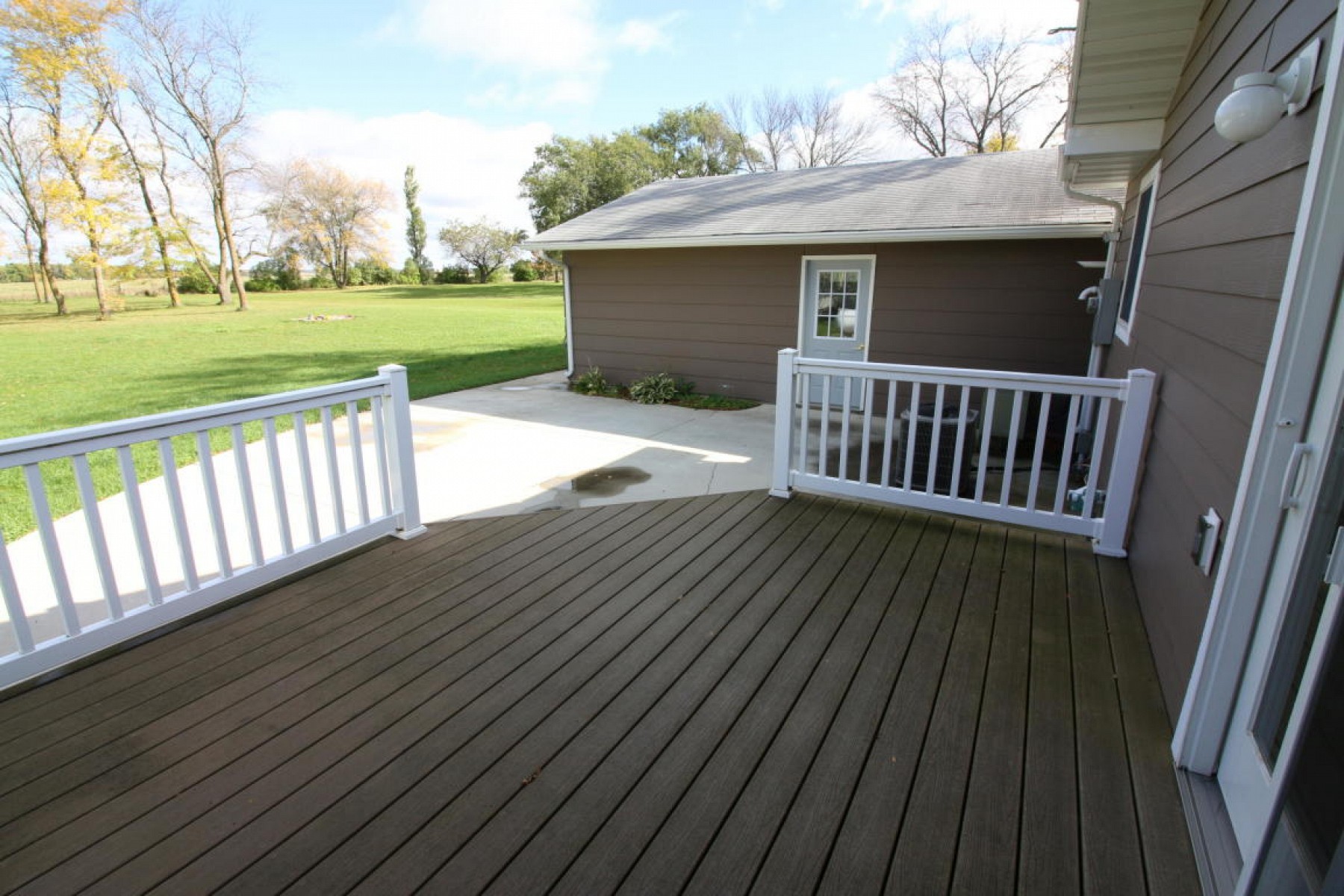 304 1ST Street, White, SD 57276