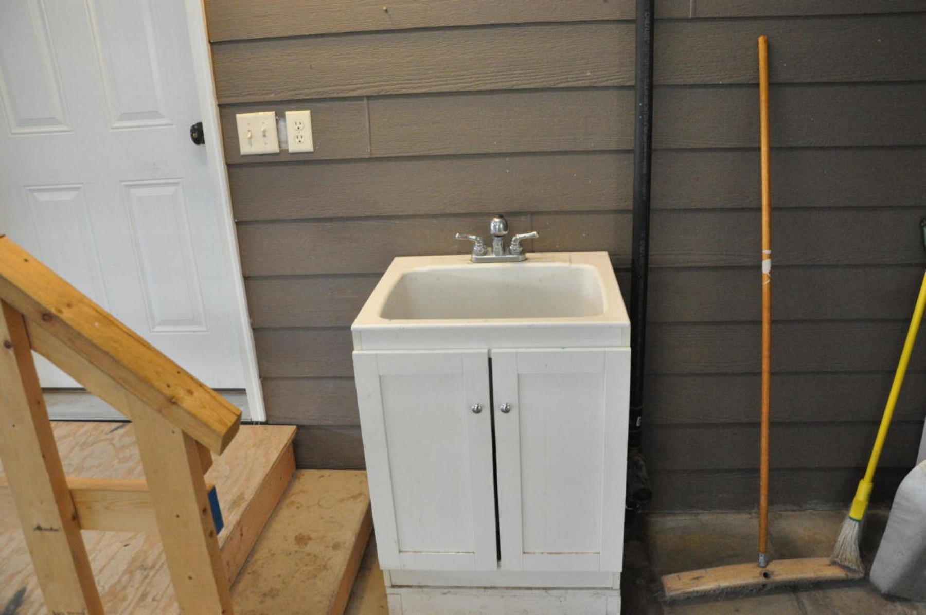 304 1ST Street, White, SD 57276