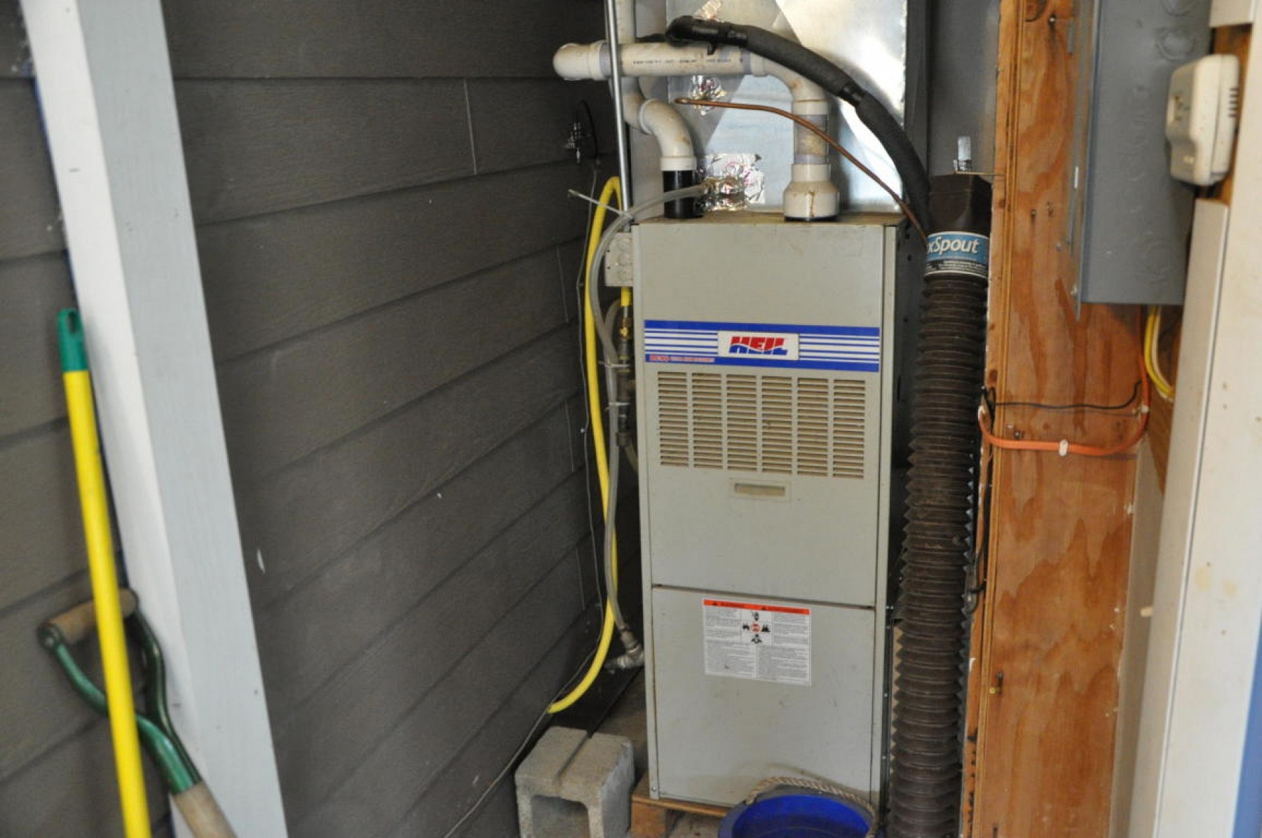 304 1ST Street, White, SD 57276