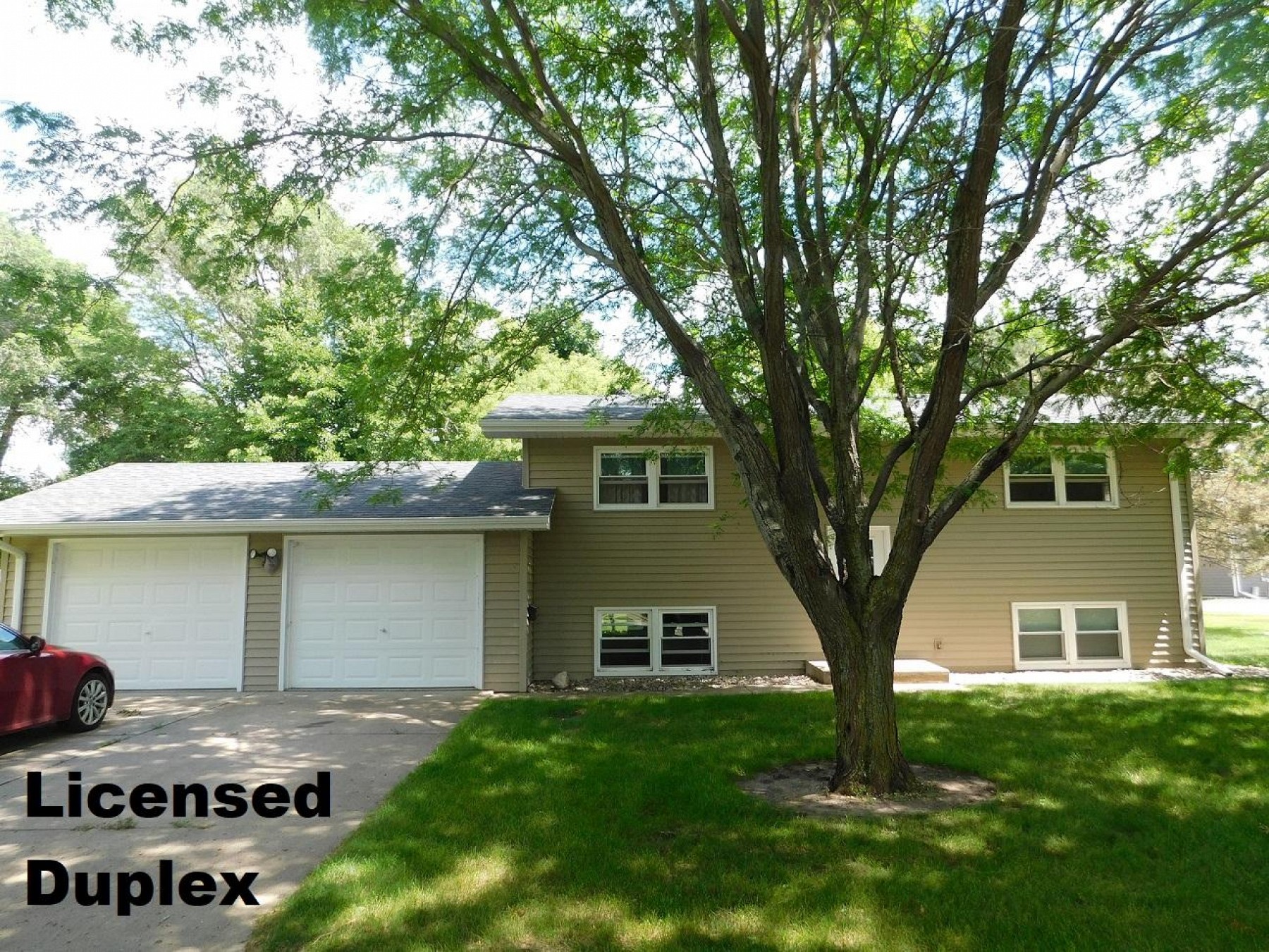 109 12th Avenue S, Brookings, SD 57006