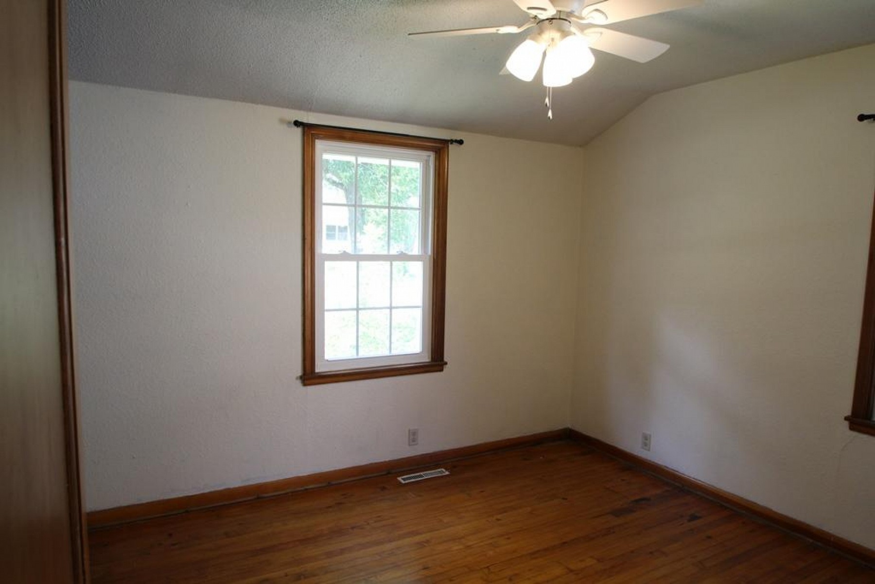 104 7th Street W, Brookings, SD 57006