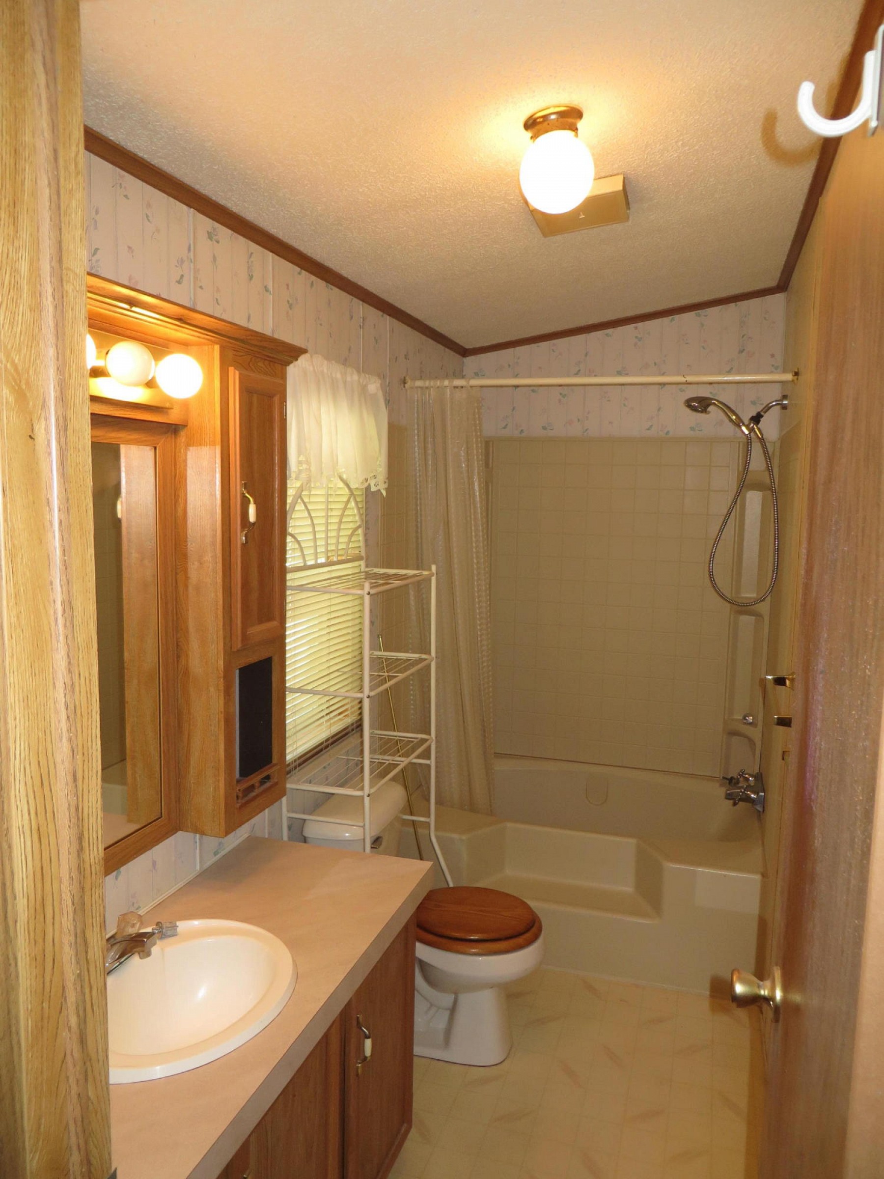 221 37th Street S, Brookings, SD 57006