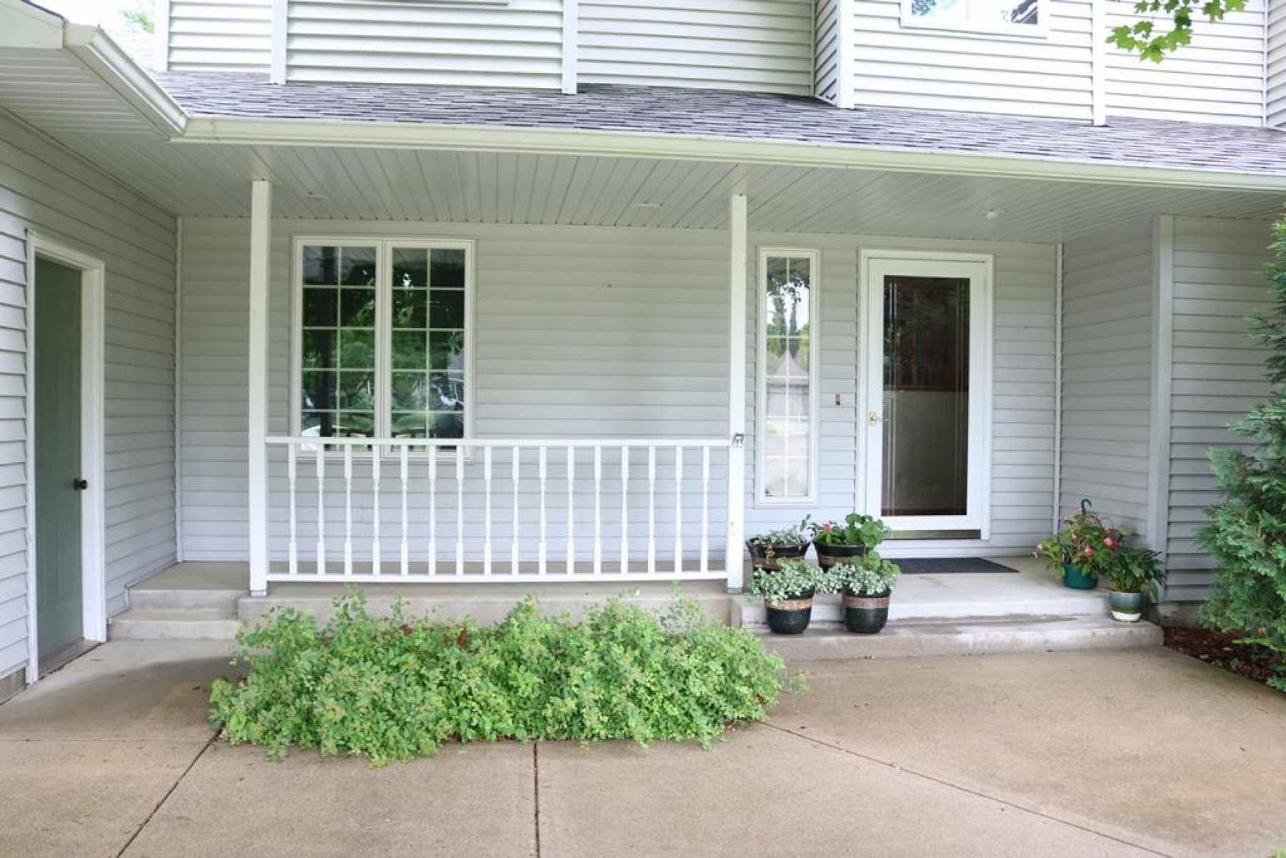 120 Pine Ridge Road, Brookings, SD 57006