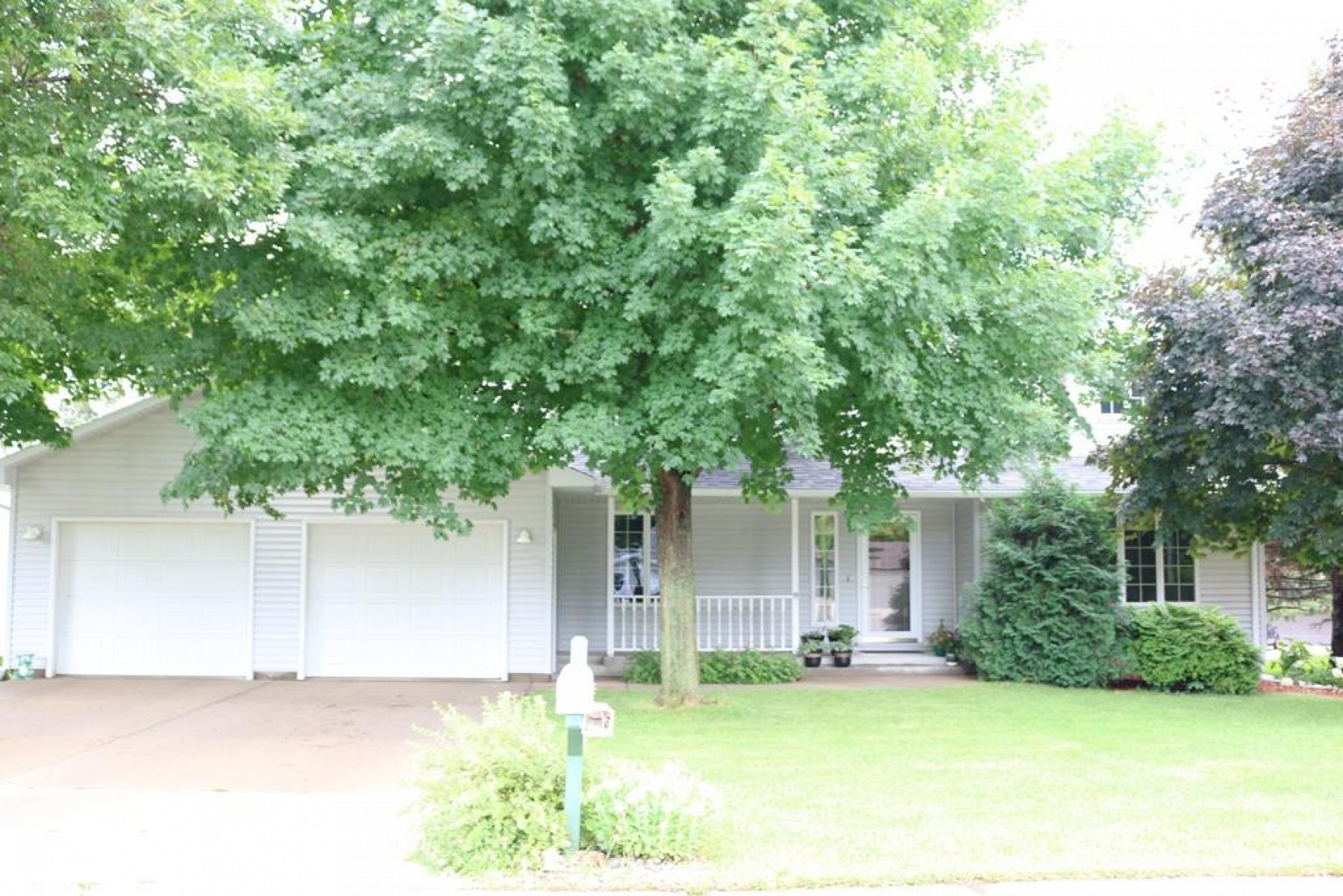 120 Pine Ridge Road, Brookings, SD 57006