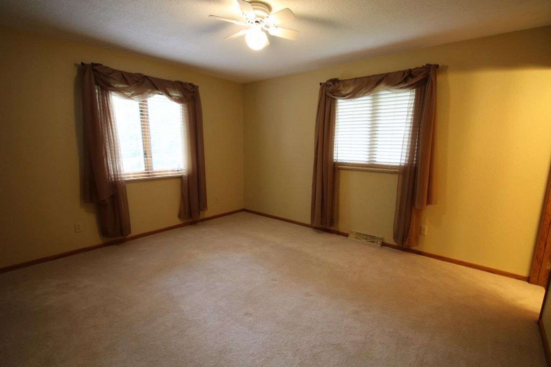 1632 Main Avenue S, Brookings, SD 57006