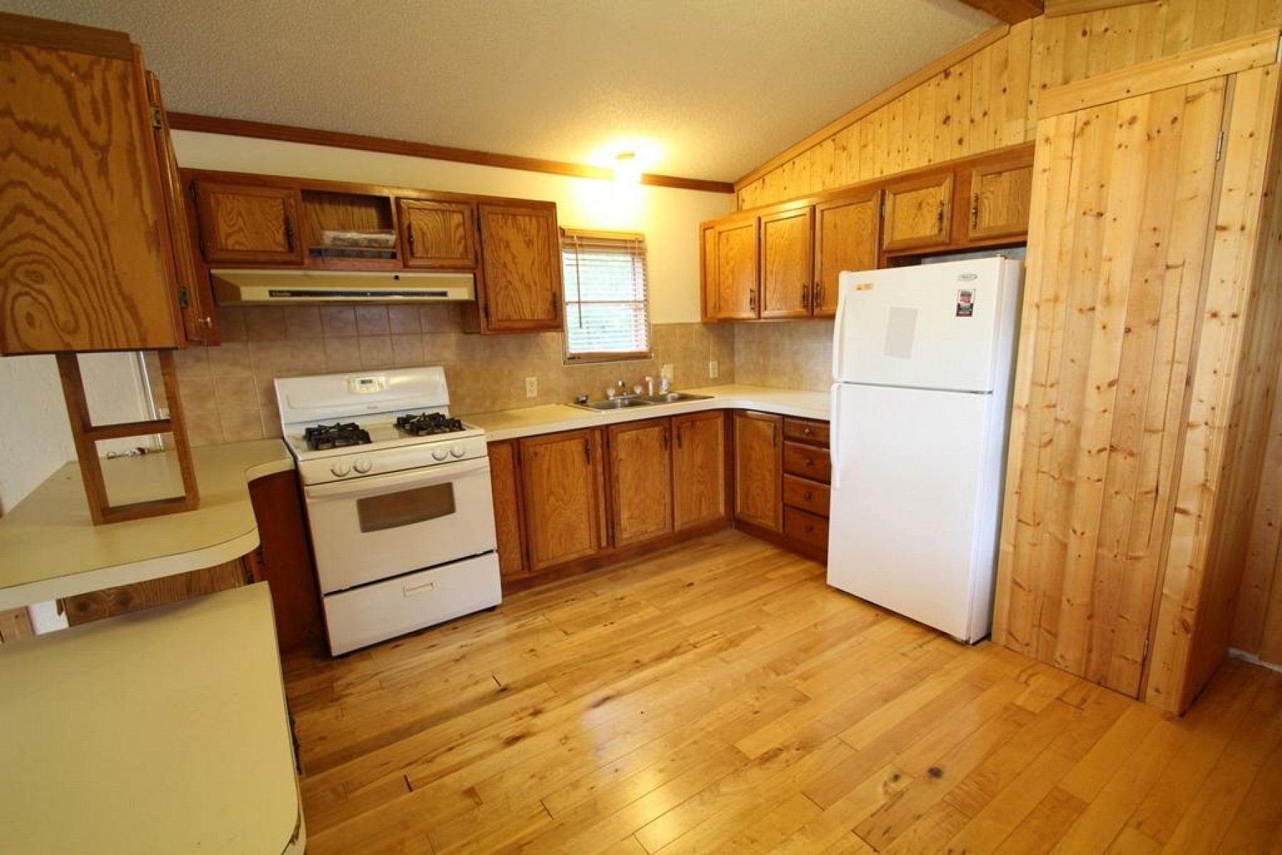 408 3rd Avenue S, Brookings, SD 57006