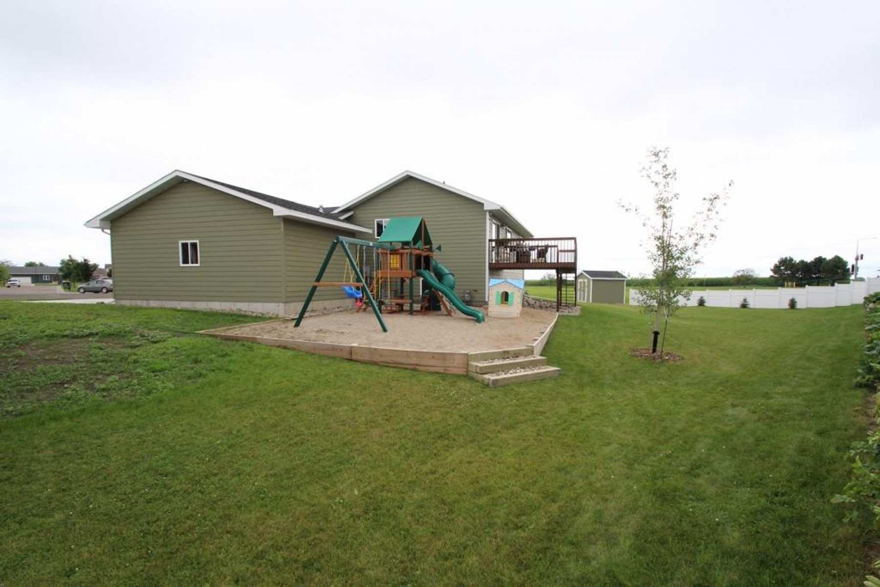 402 Finch Circle, Brookings, SD 57006