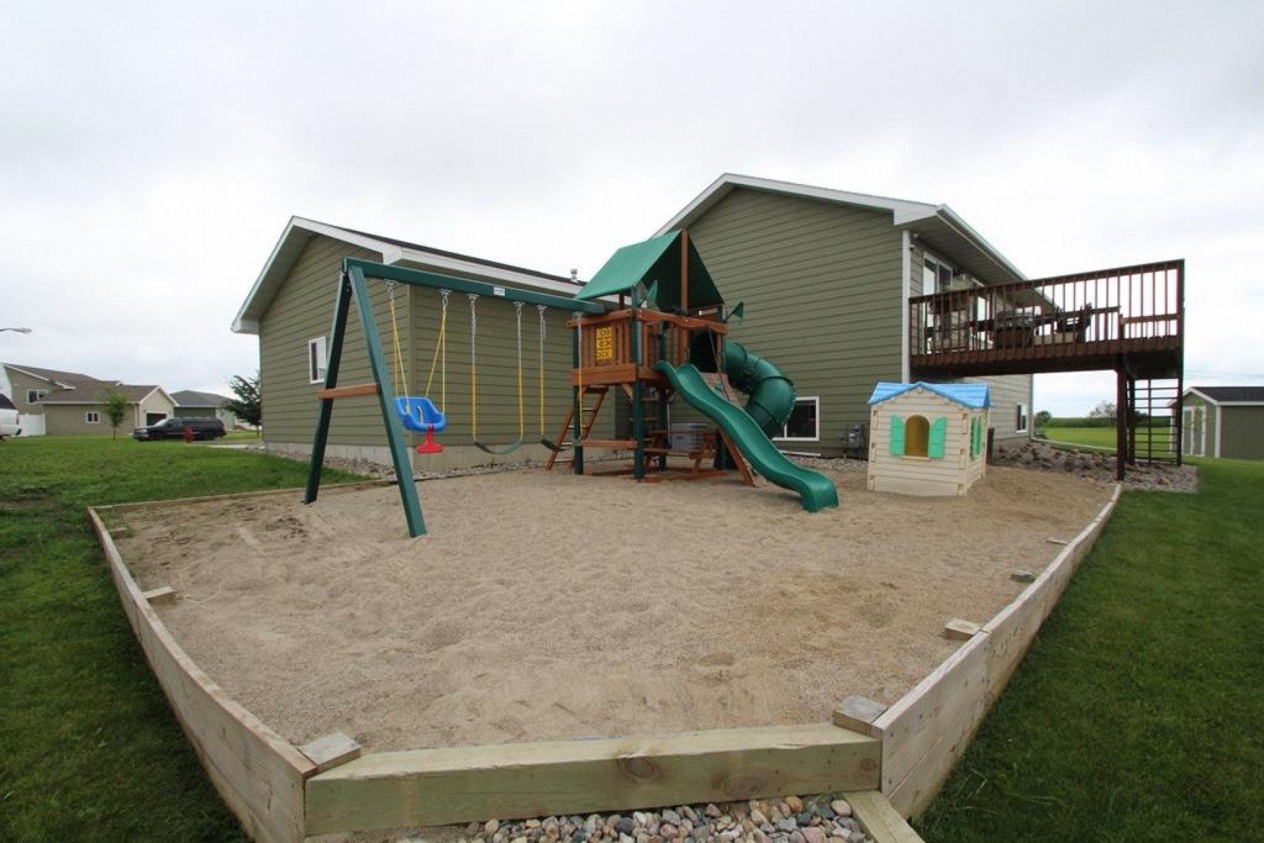 402 Finch Circle, Brookings, SD 57006