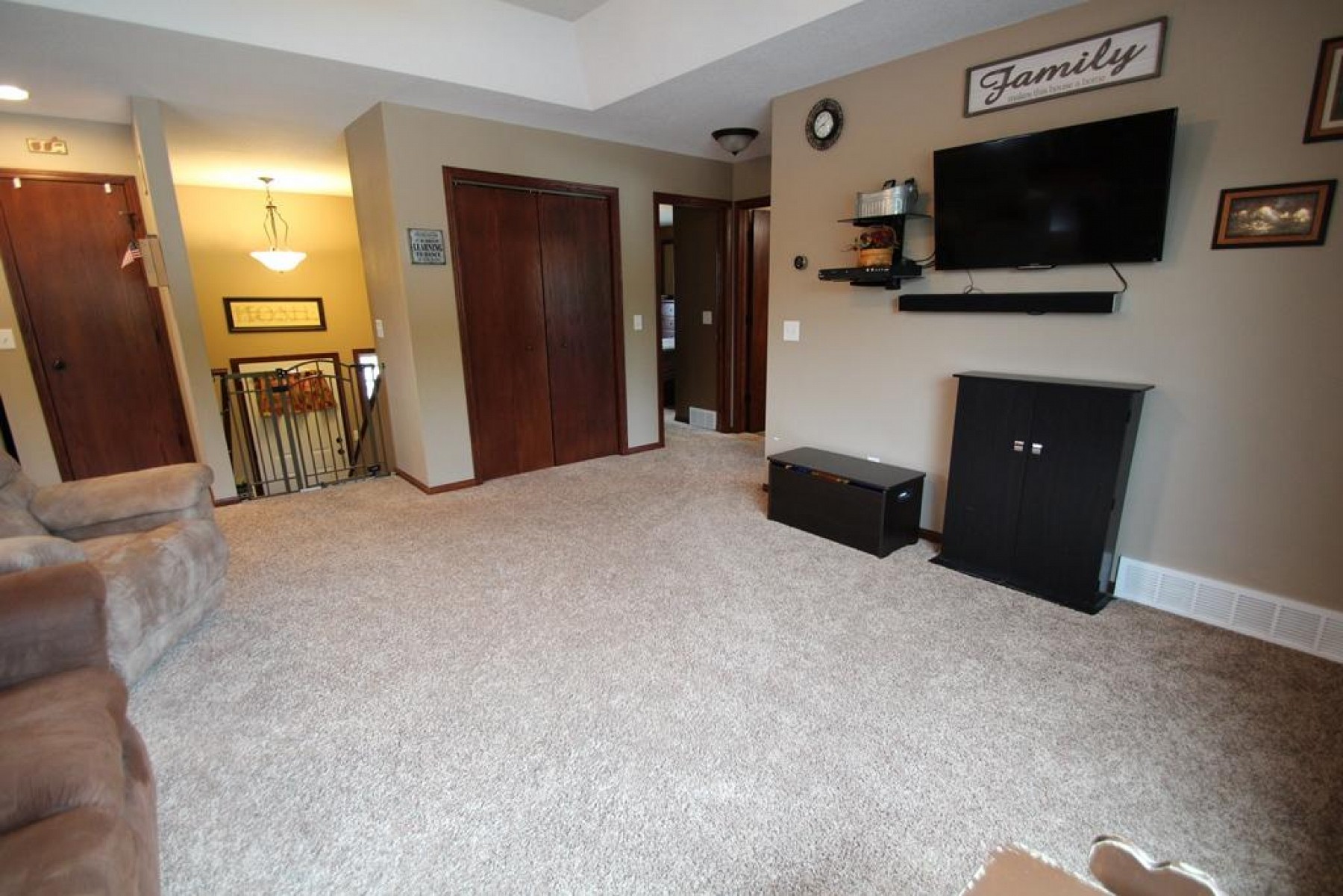 402 Finch Circle, Brookings, SD 57006