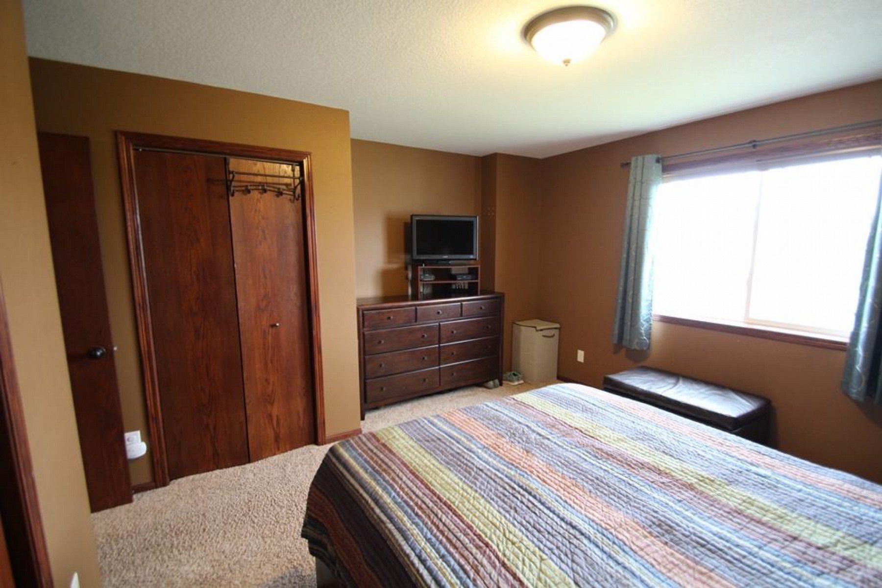 402 Finch Circle, Brookings, SD 57006