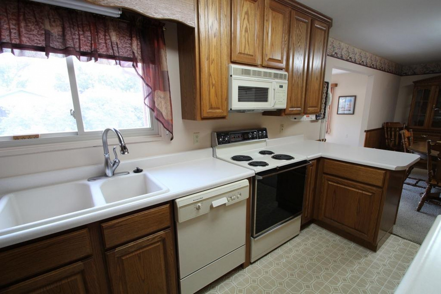 1602 Elmwood Drive, Brookings, SD 57006