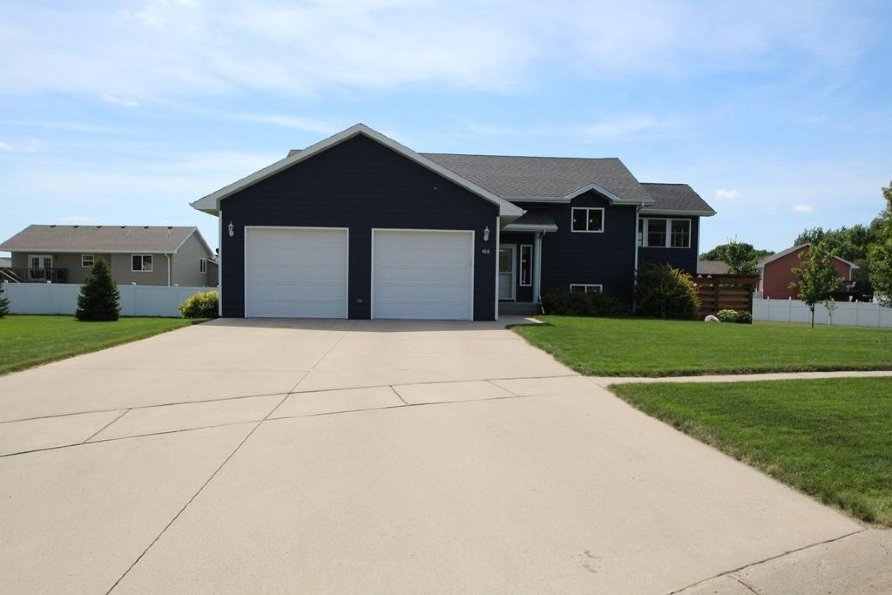 406 Wren Circle, Brookings, SD 57006