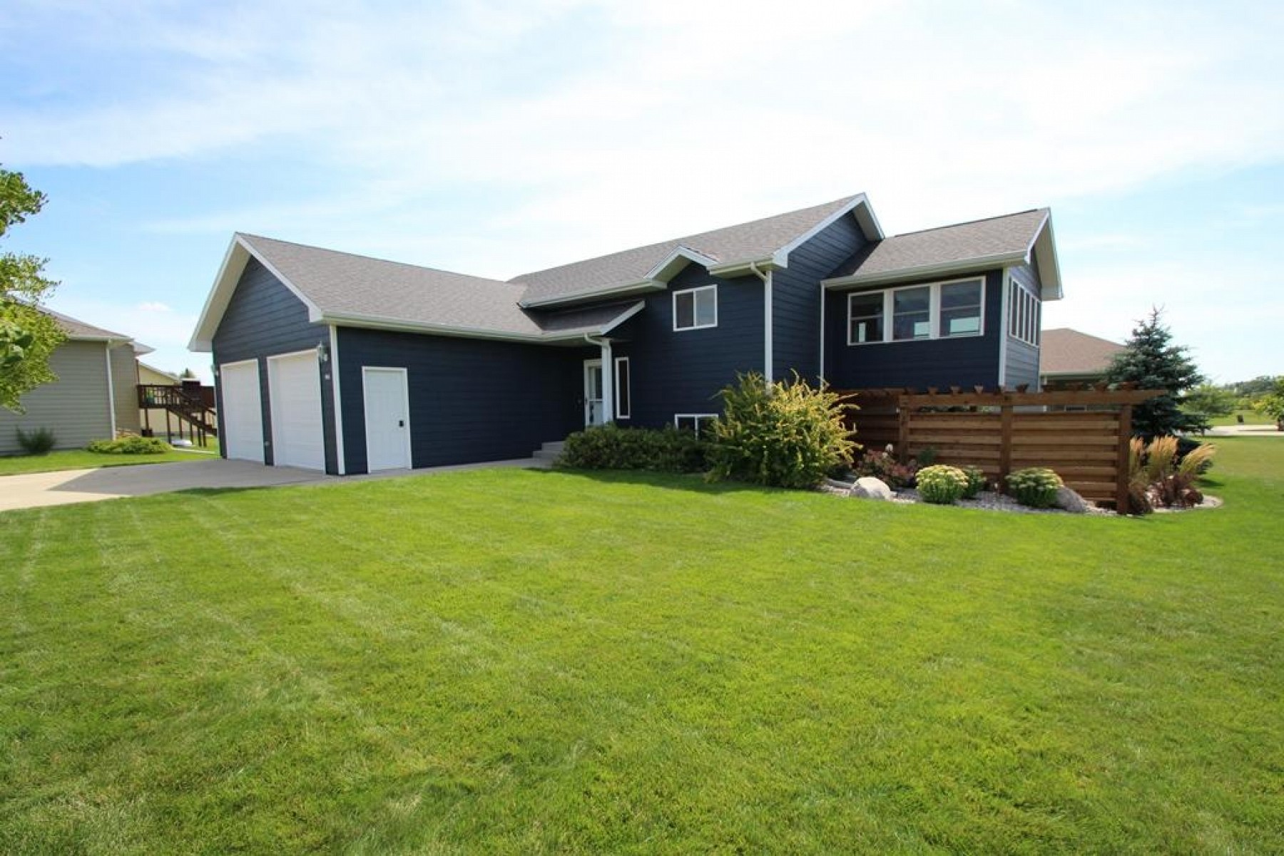 406 Wren Circle, Brookings, SD 57006