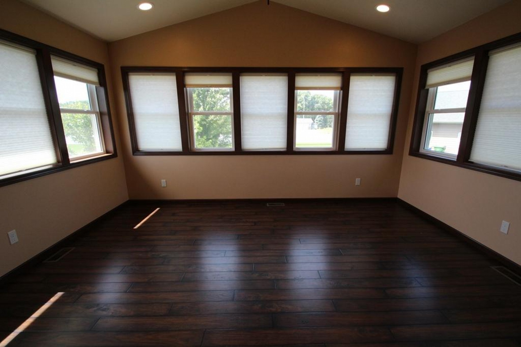 406 Wren Circle, Brookings, SD 57006