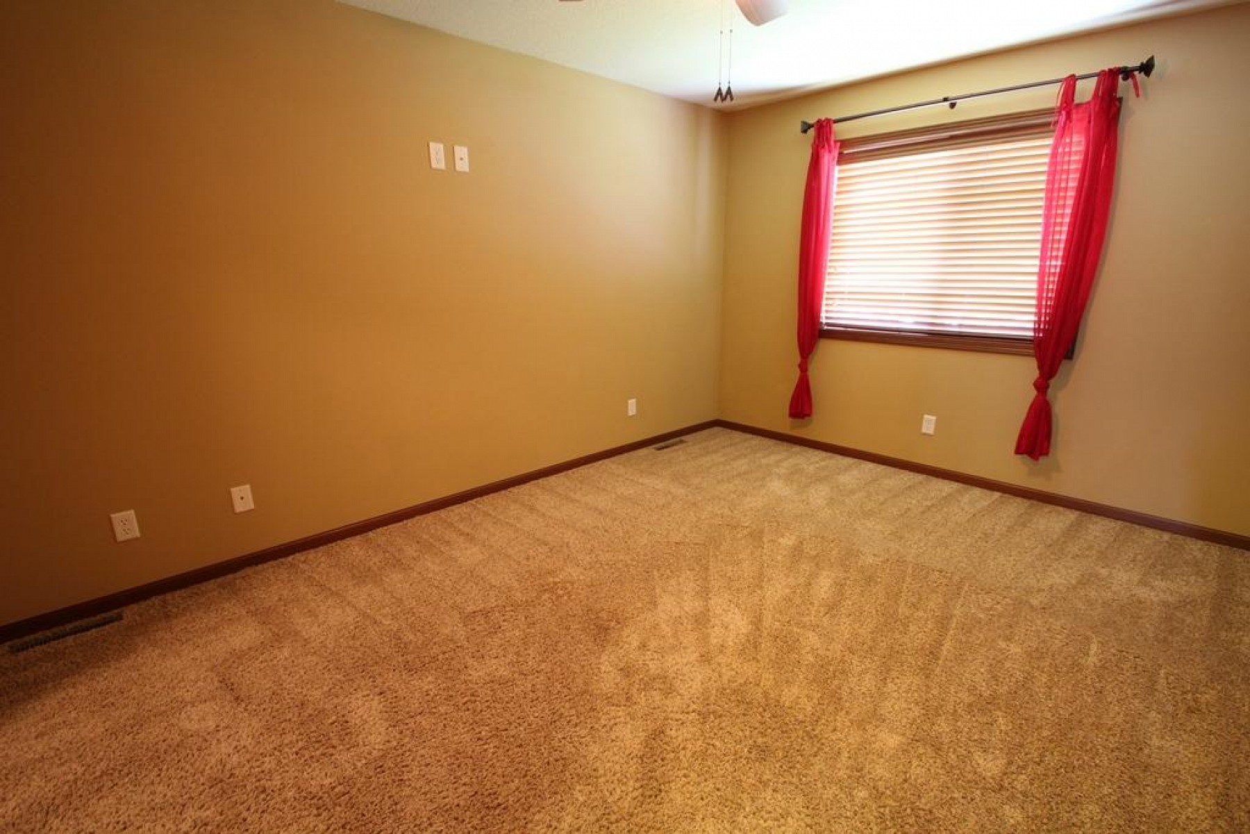 406 Wren Circle, Brookings, SD 57006