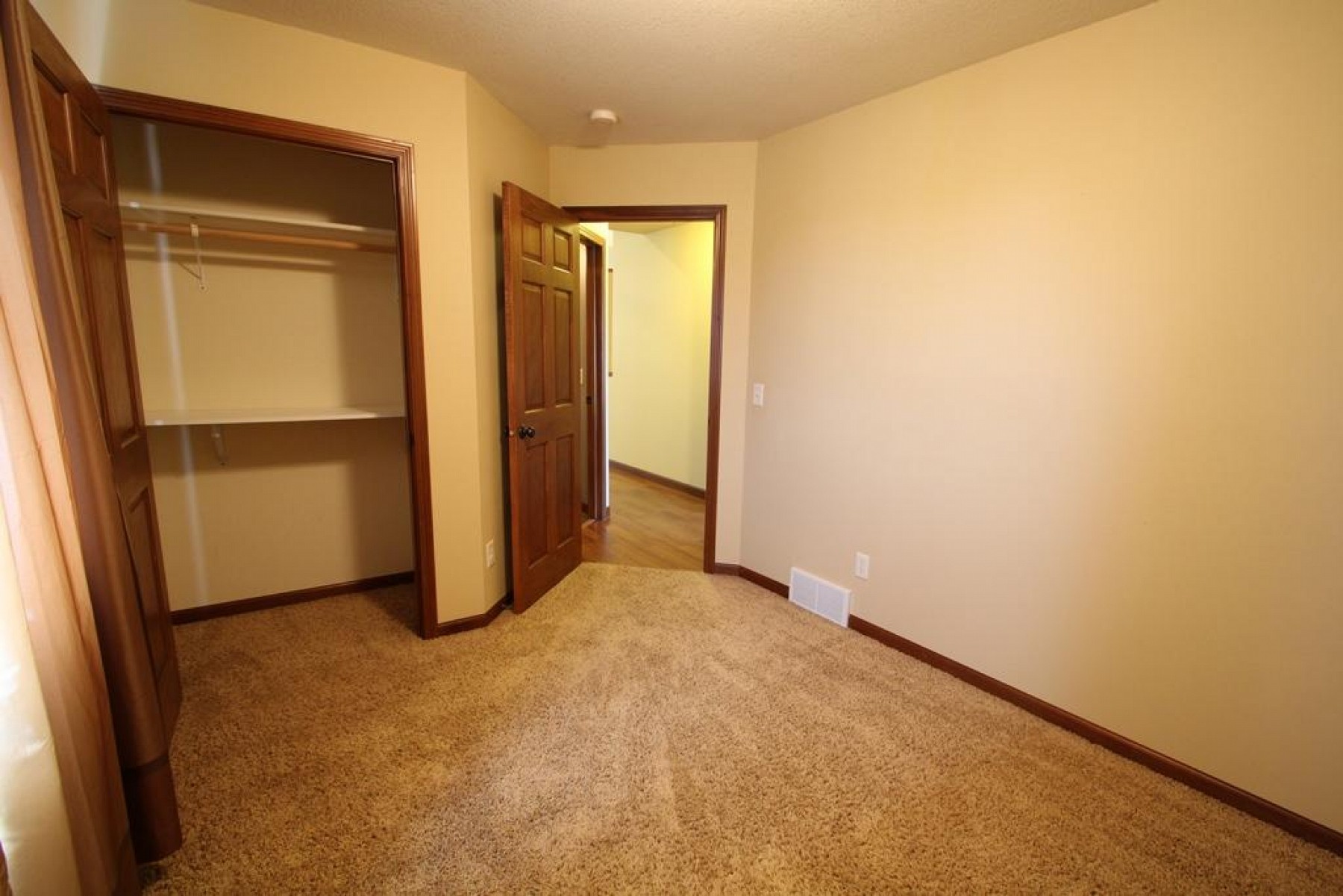 406 Wren Circle, Brookings, SD 57006