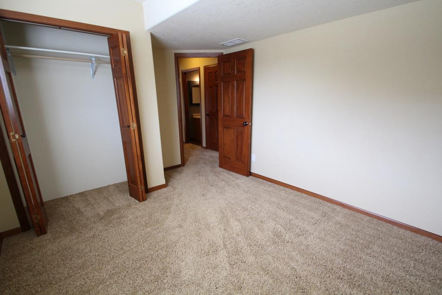 406 Wren Circle, Brookings, SD 57006