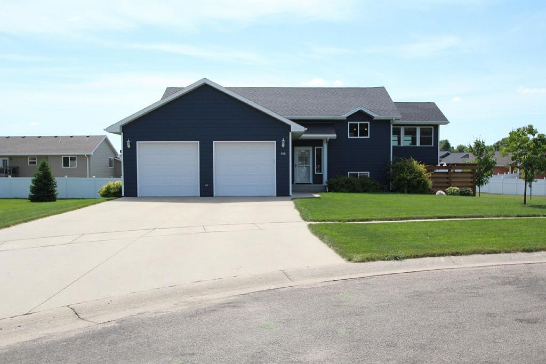 406 Wren Circle, Brookings, SD 57006