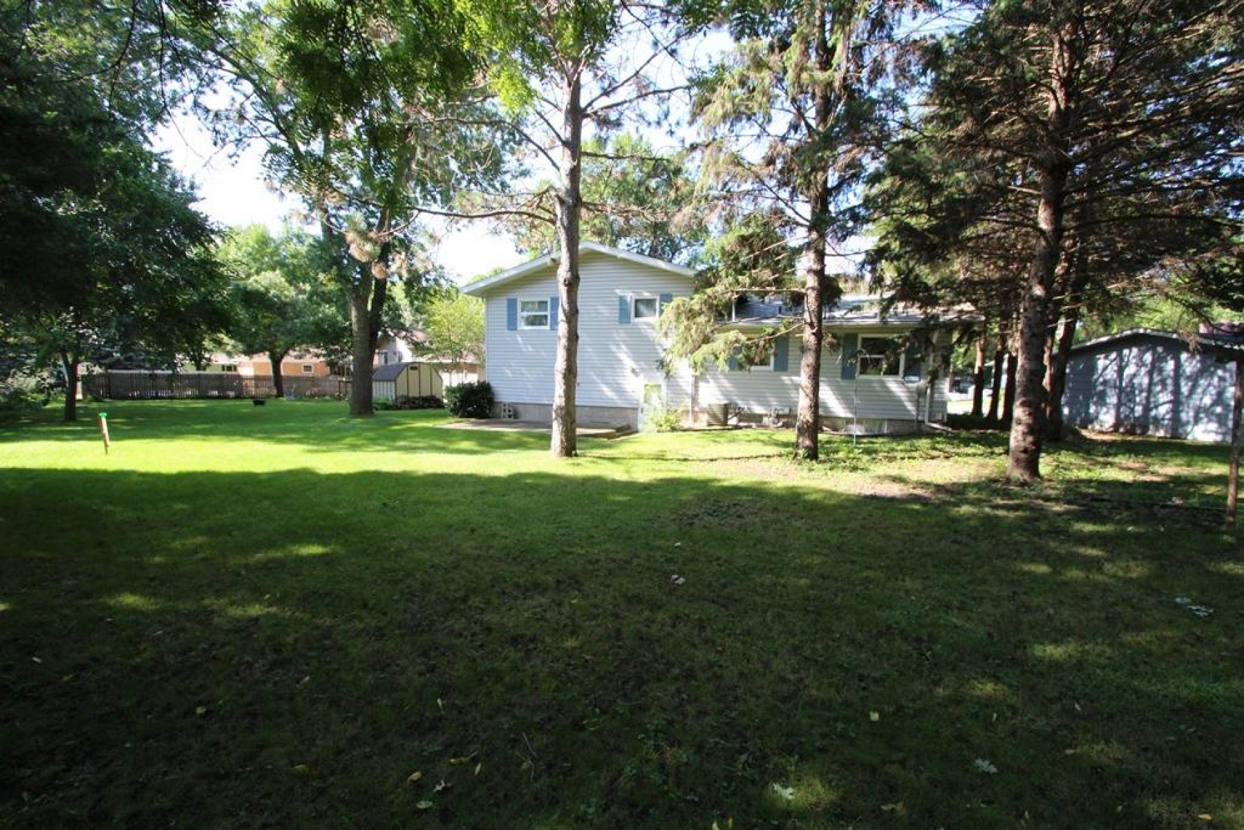 319 Dogwood Avenue, Brookings, SD 57006