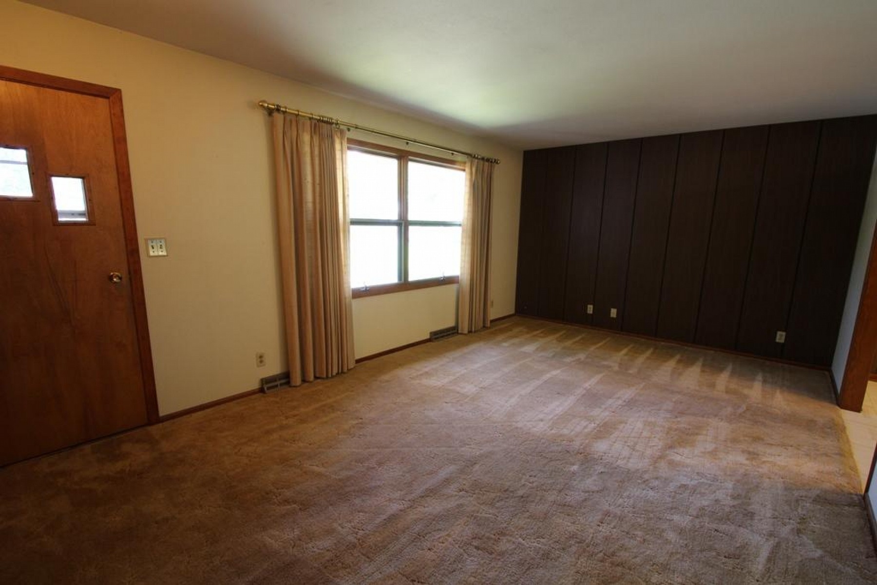 319 Dogwood Avenue, Brookings, SD 57006