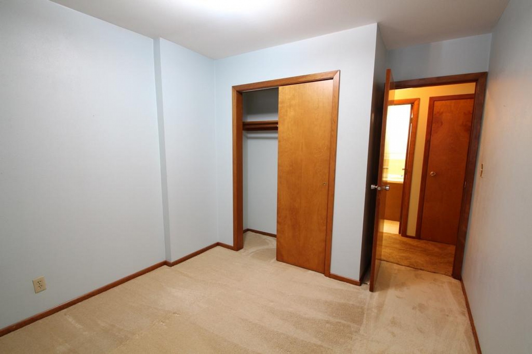 319 Dogwood Avenue, Brookings, SD 57006