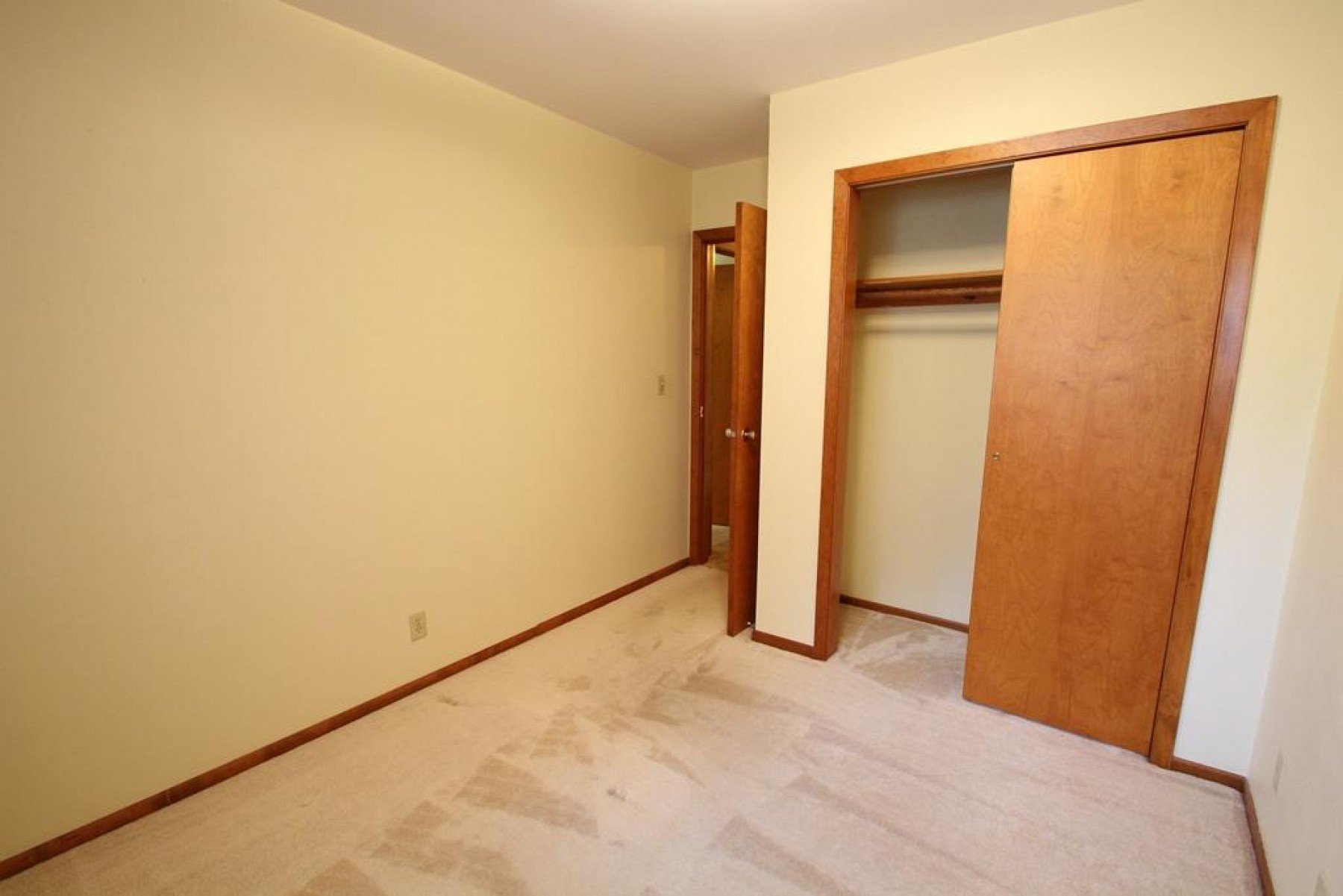 319 Dogwood Avenue, Brookings, SD 57006