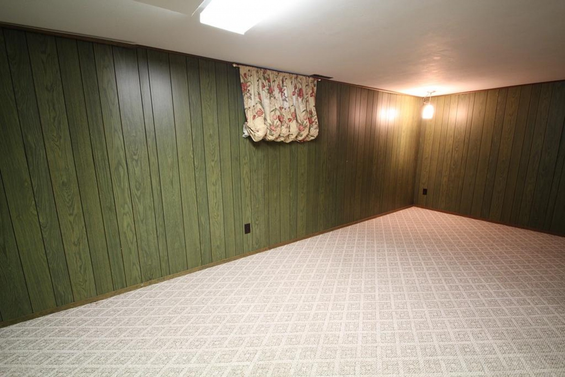 319 Dogwood Avenue, Brookings, SD 57006