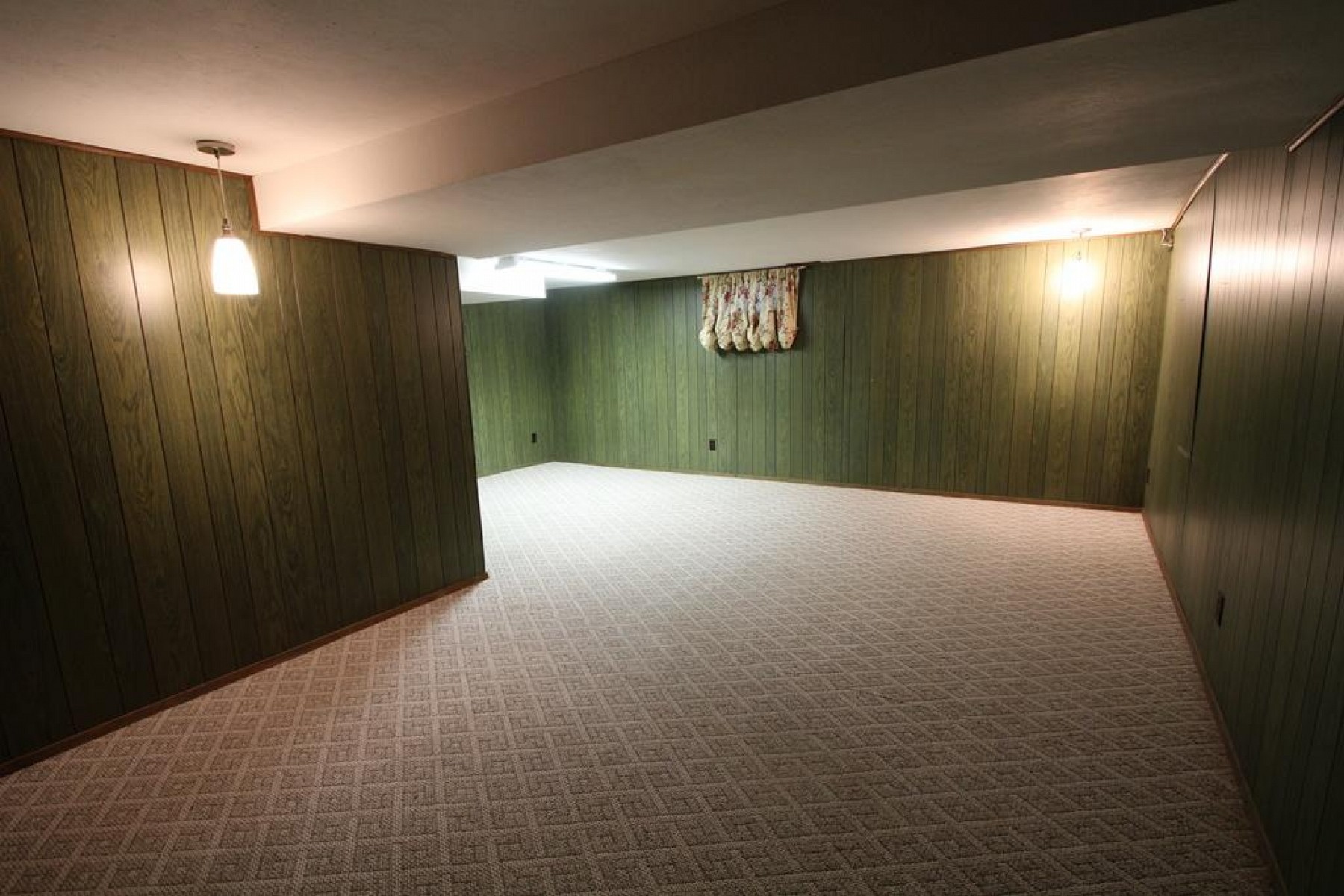 319 Dogwood Avenue, Brookings, SD 57006