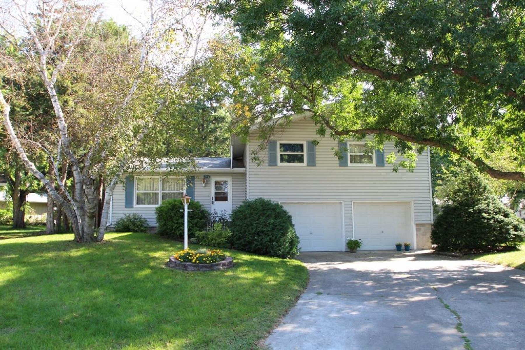 319 Dogwood Avenue, Brookings, SD 57006