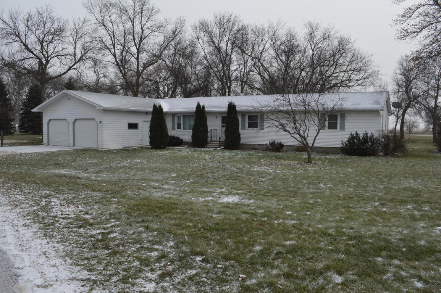 806 Goethe Street, Bruce, SD 57220