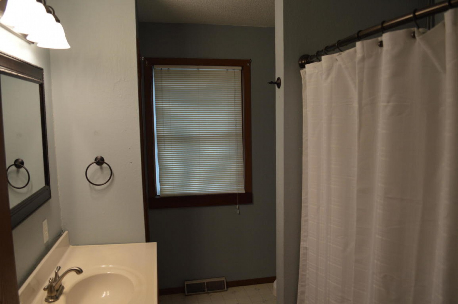 806 Goethe Street, Bruce, SD 57220