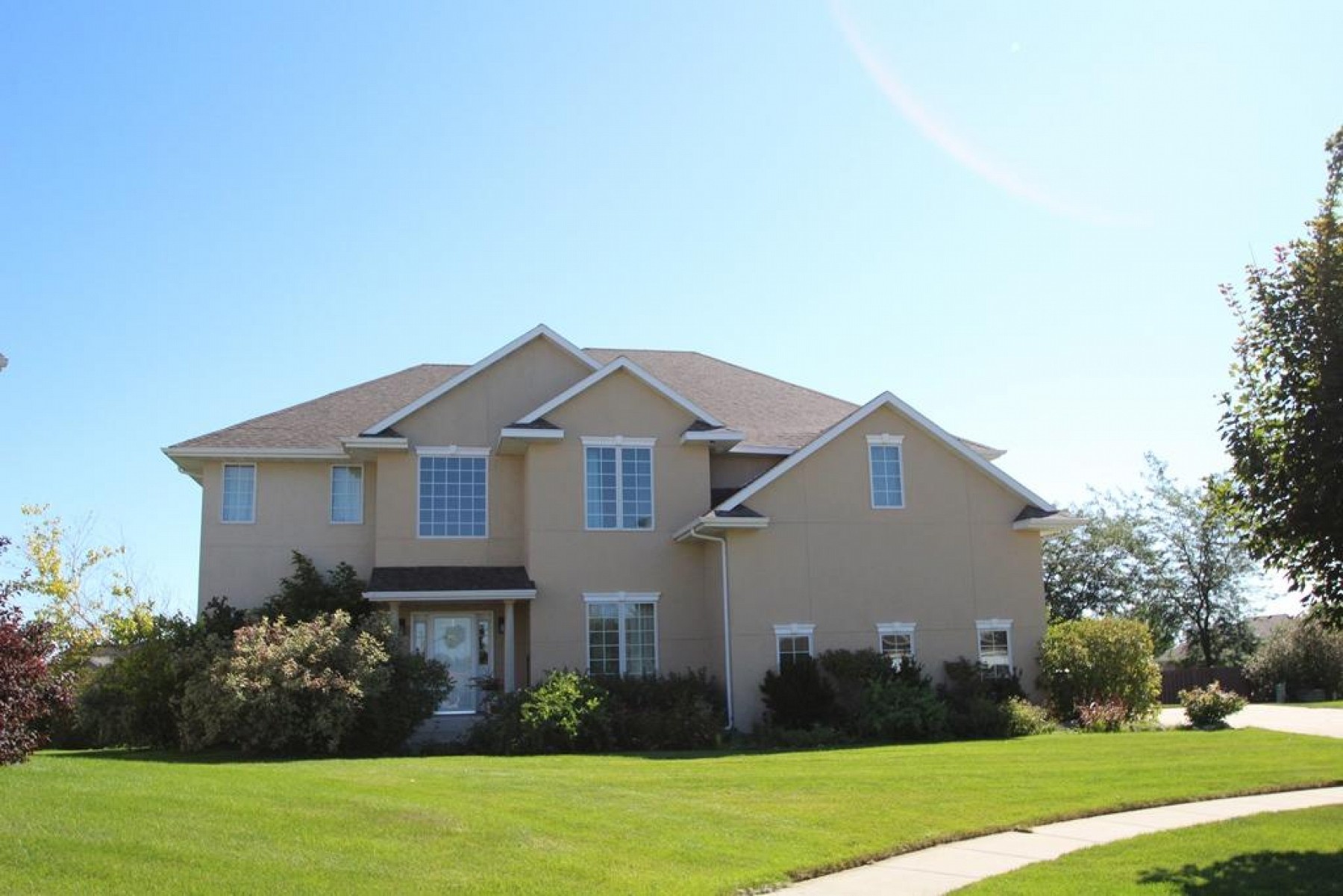 1823 Oriole Trail, Brookings, SD 57006