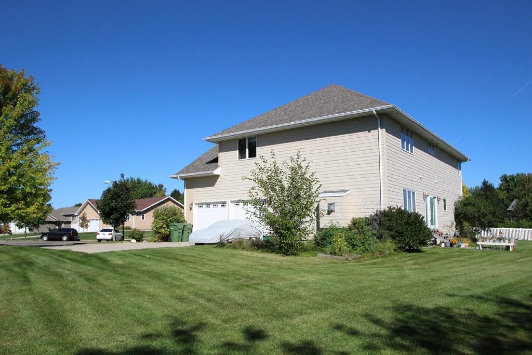 1823 Oriole Trail, Brookings, SD 57006